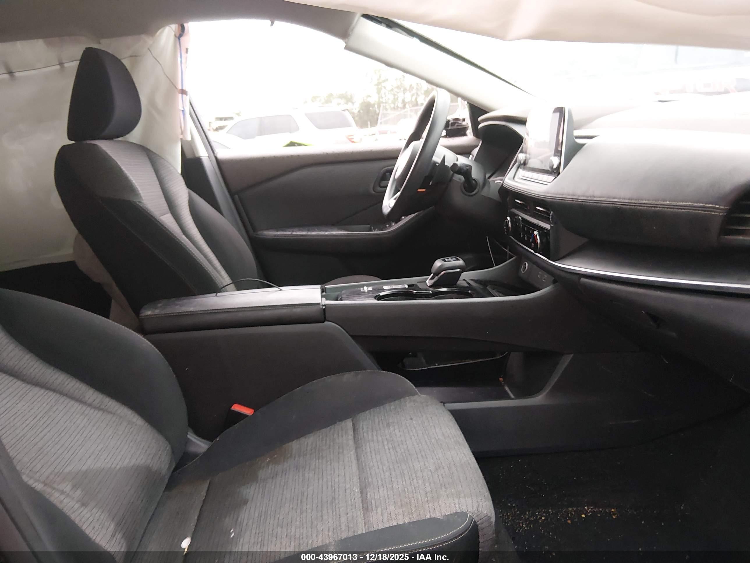 NISSAN ROGUE image 5