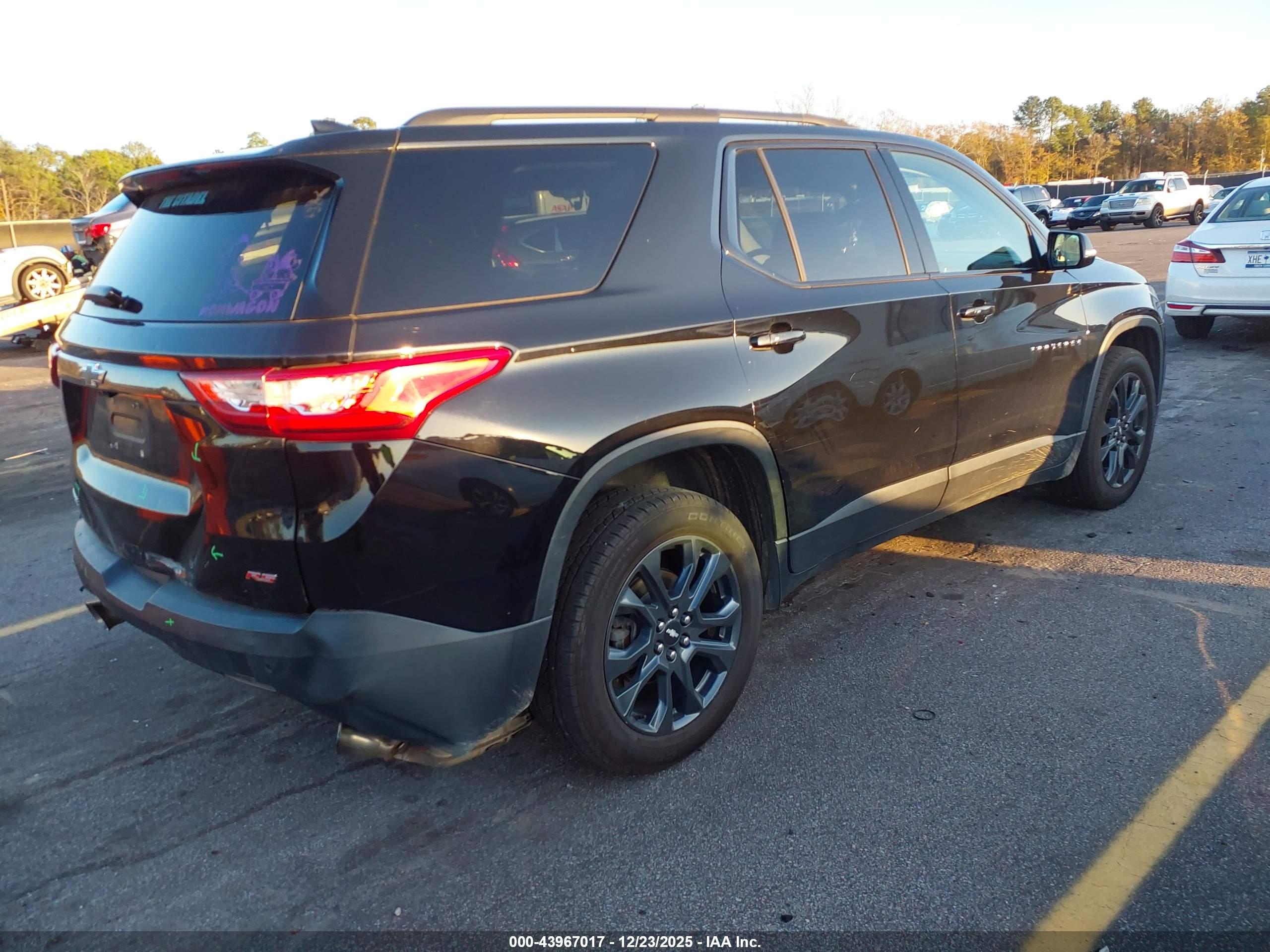 CHEVROLET TRAVERSE image 4