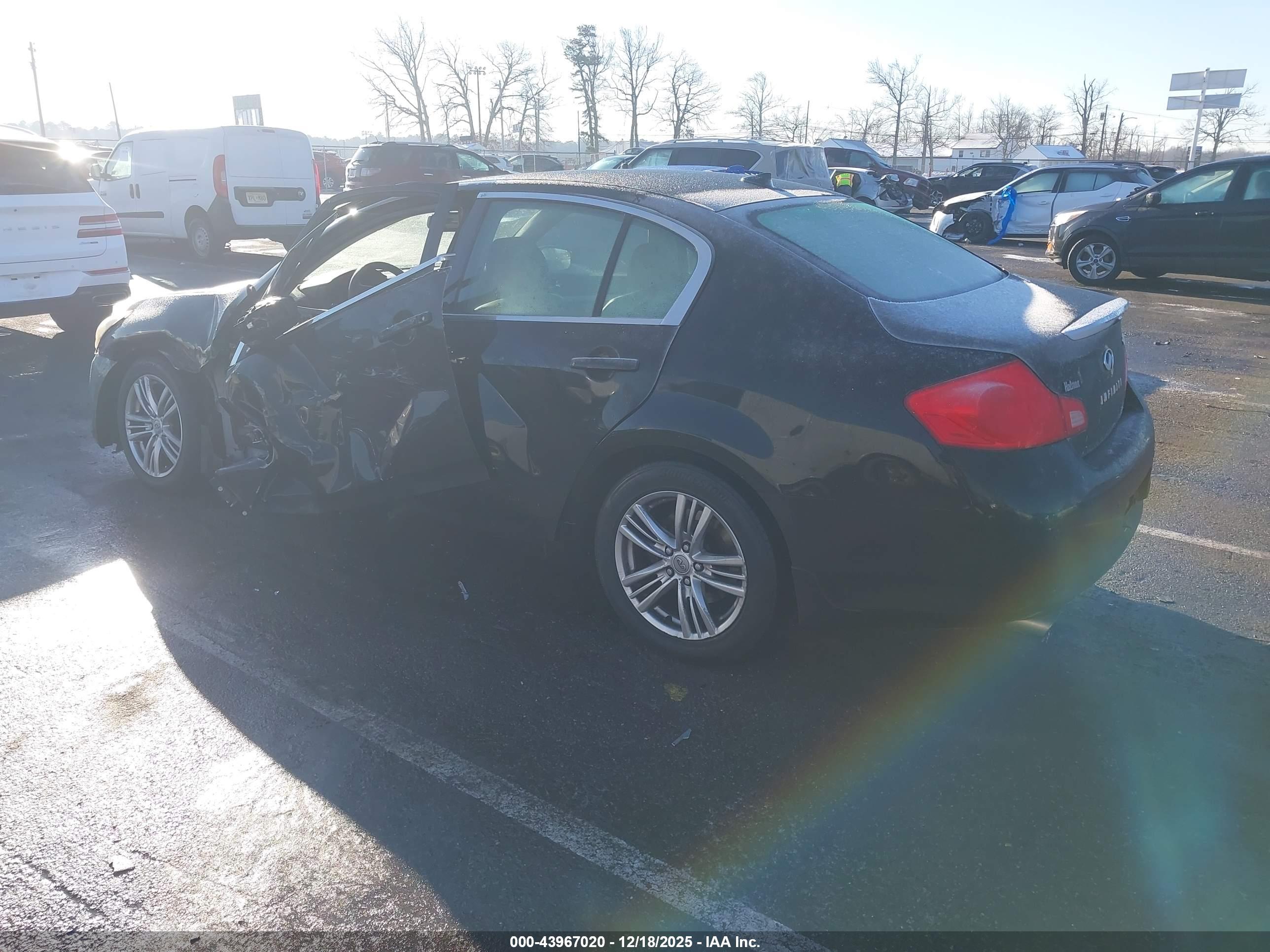 INFINITI G37X image 3