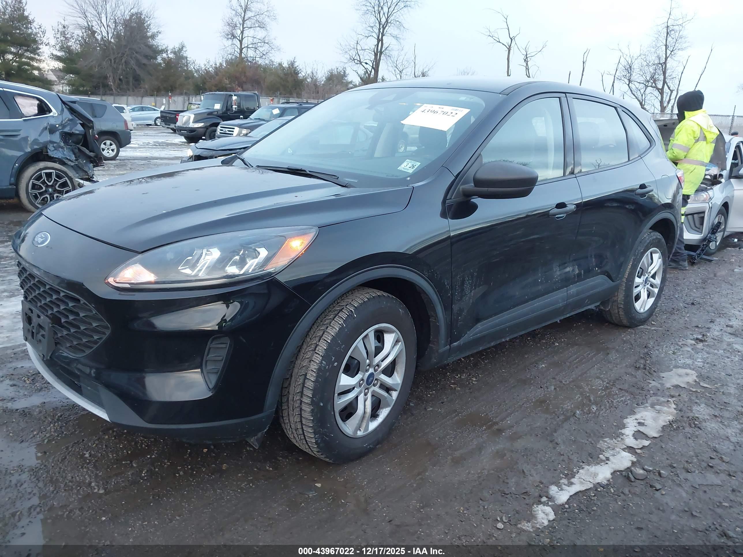 FORD ESCAPE image 2