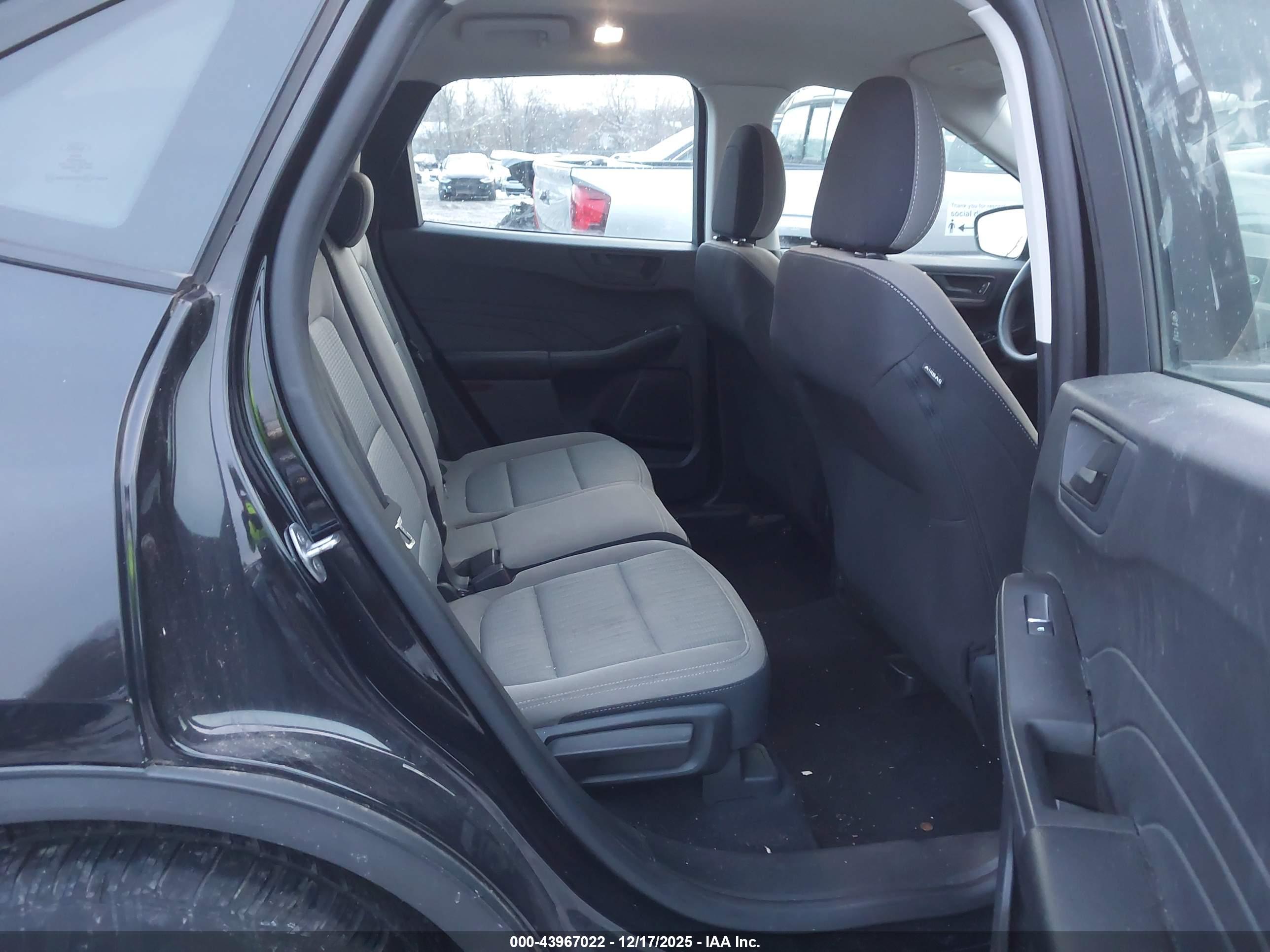FORD ESCAPE image 8