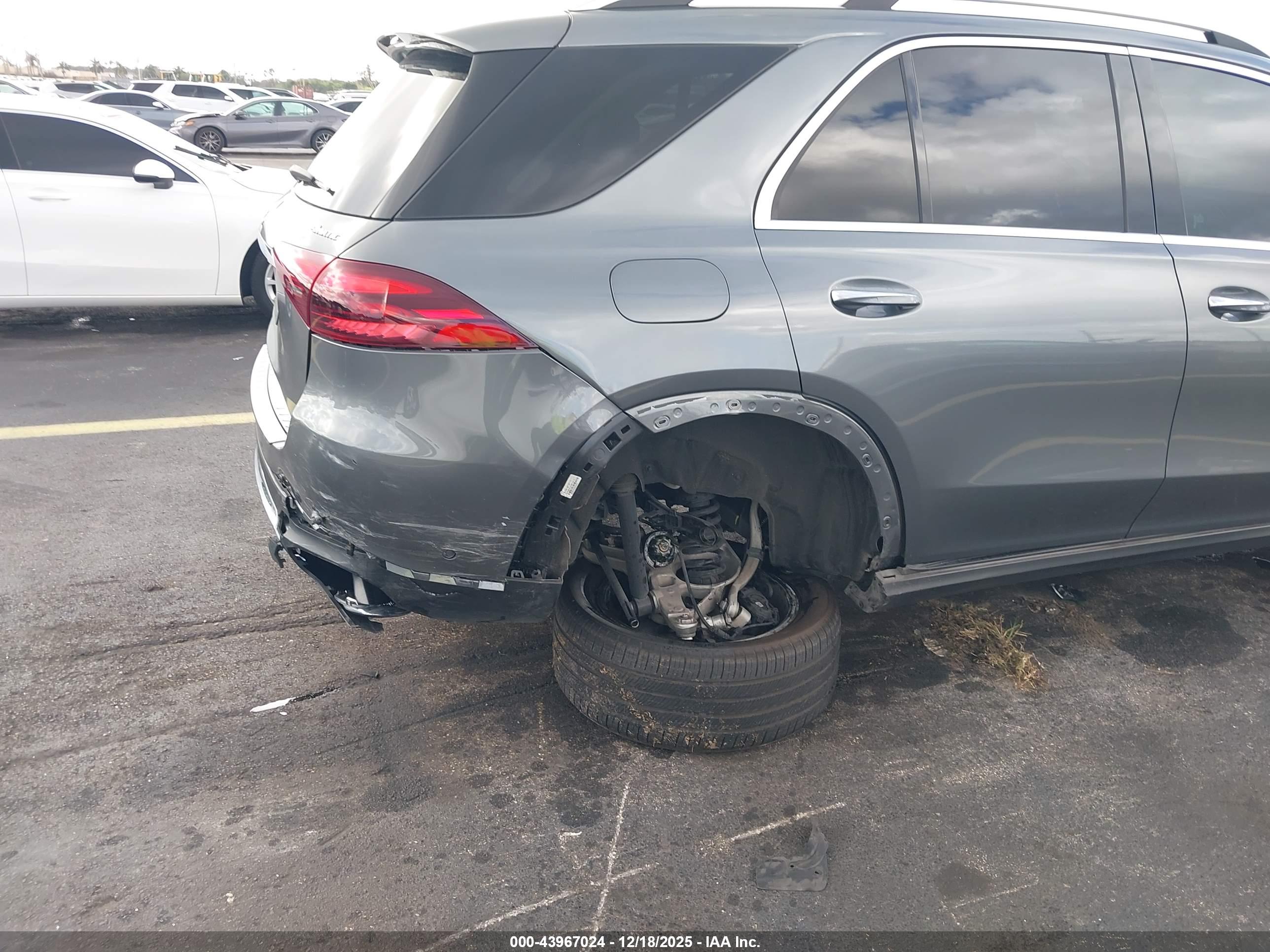 MERCEDES-BENZ GLE image 6