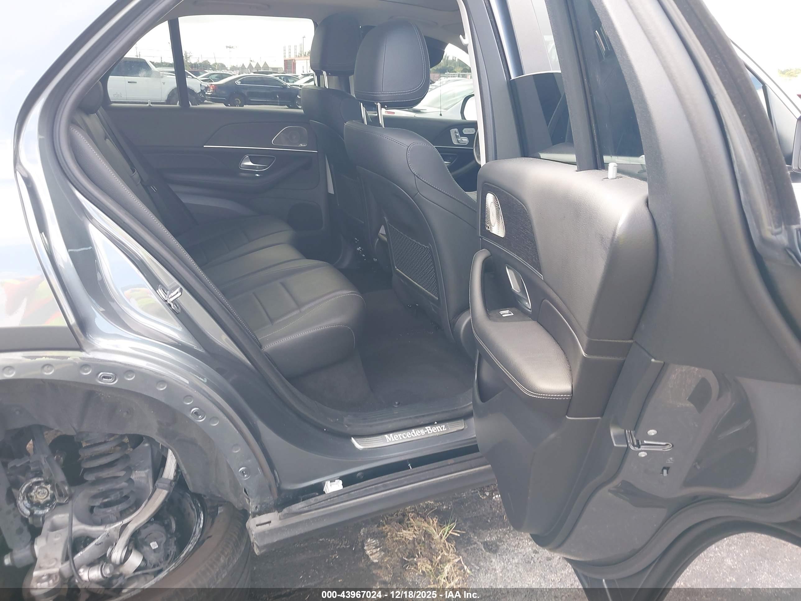 MERCEDES-BENZ GLE image 8