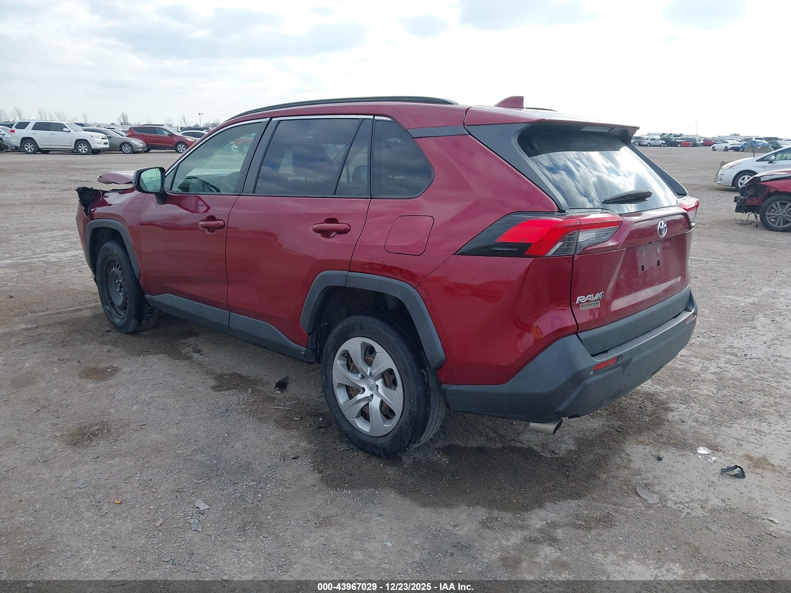 TOYOTA RAV4 image 3