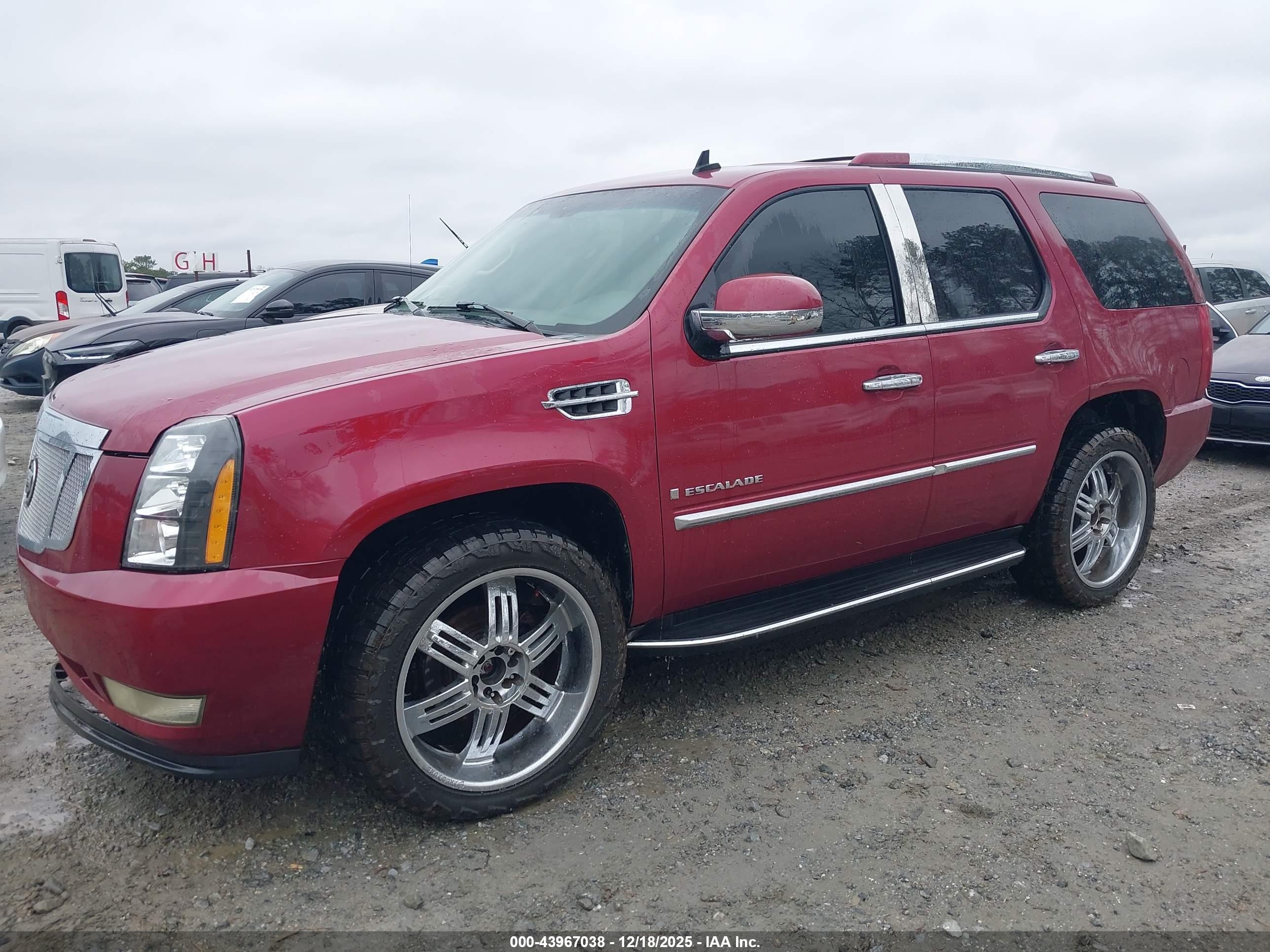 CADILLAC ESCALADE image 2