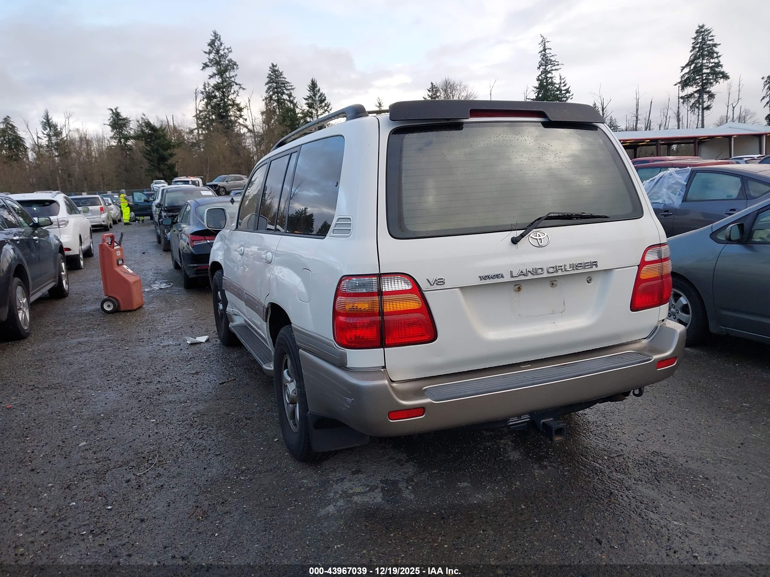 TOYOTA LAND image 3