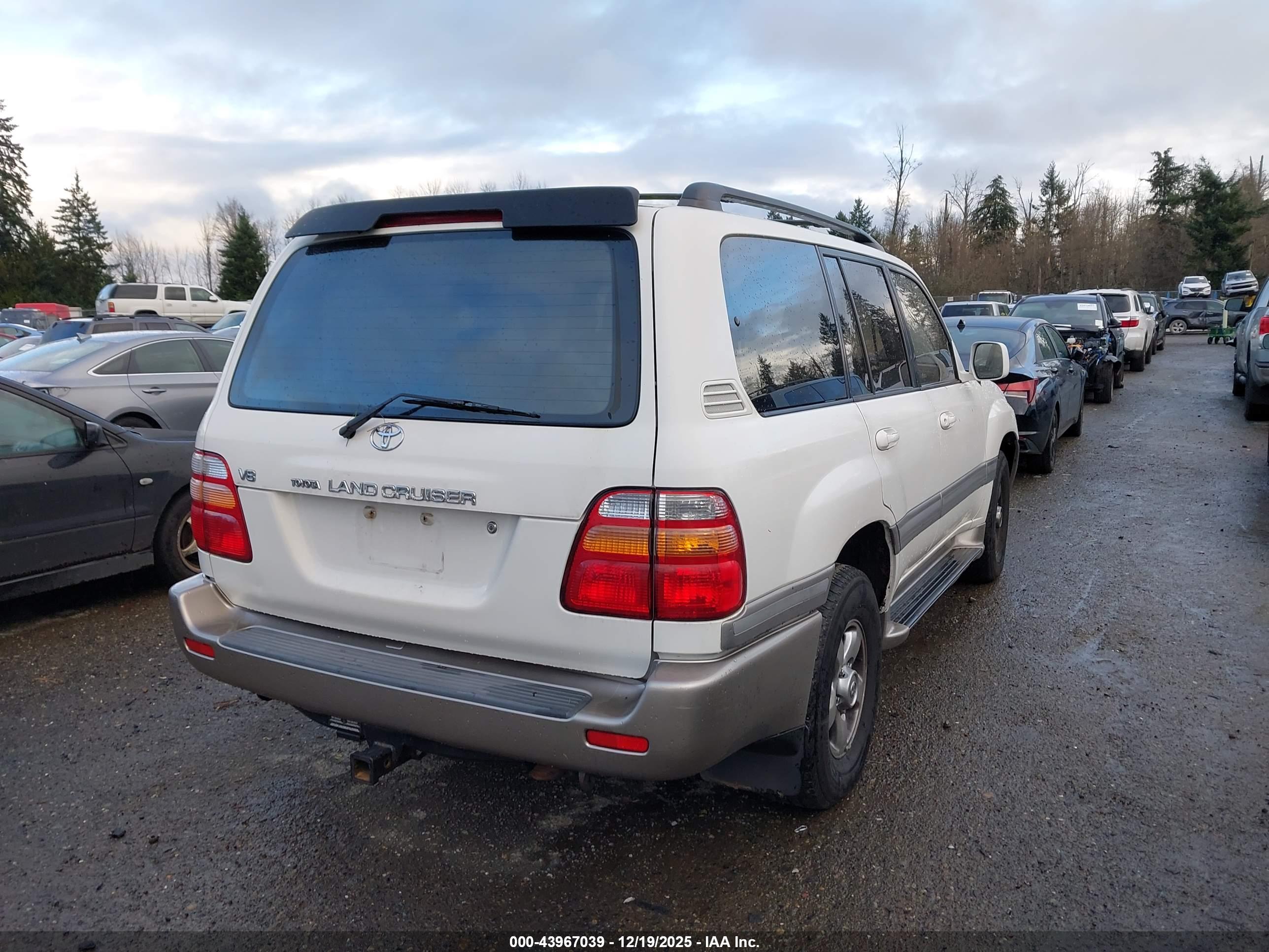 TOYOTA LAND image 4