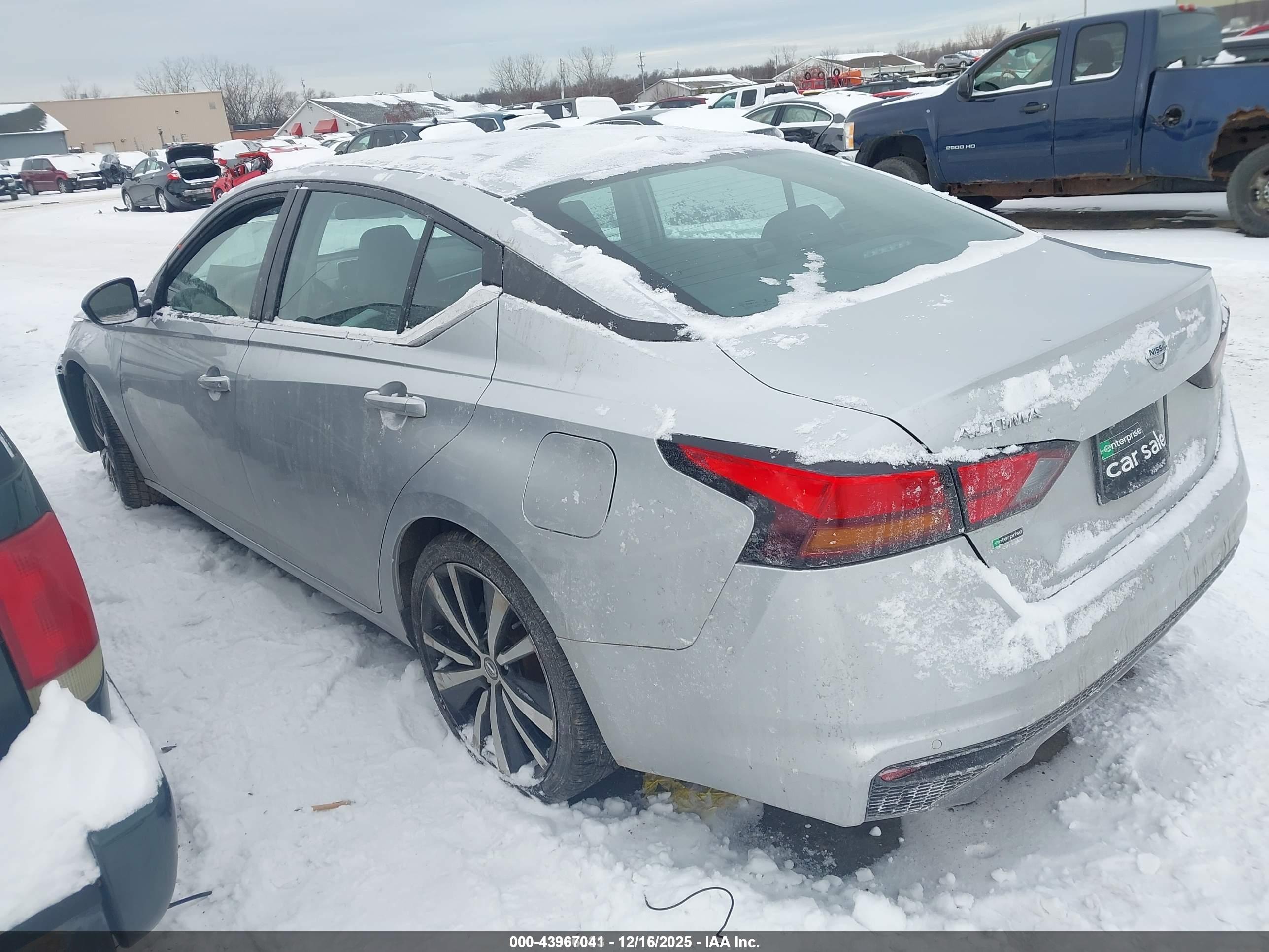 NISSAN ALTIMA image 3