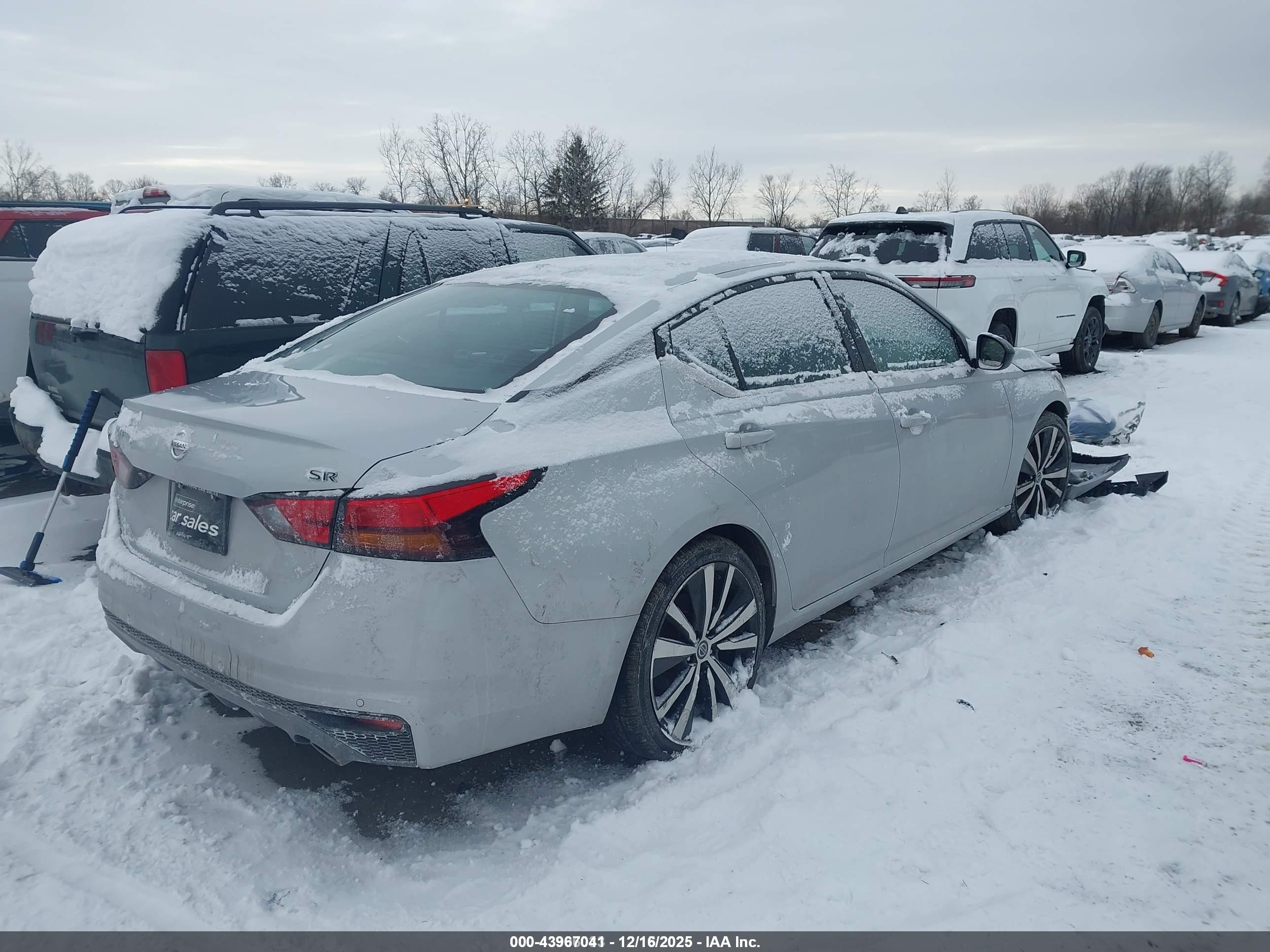 NISSAN ALTIMA image 4