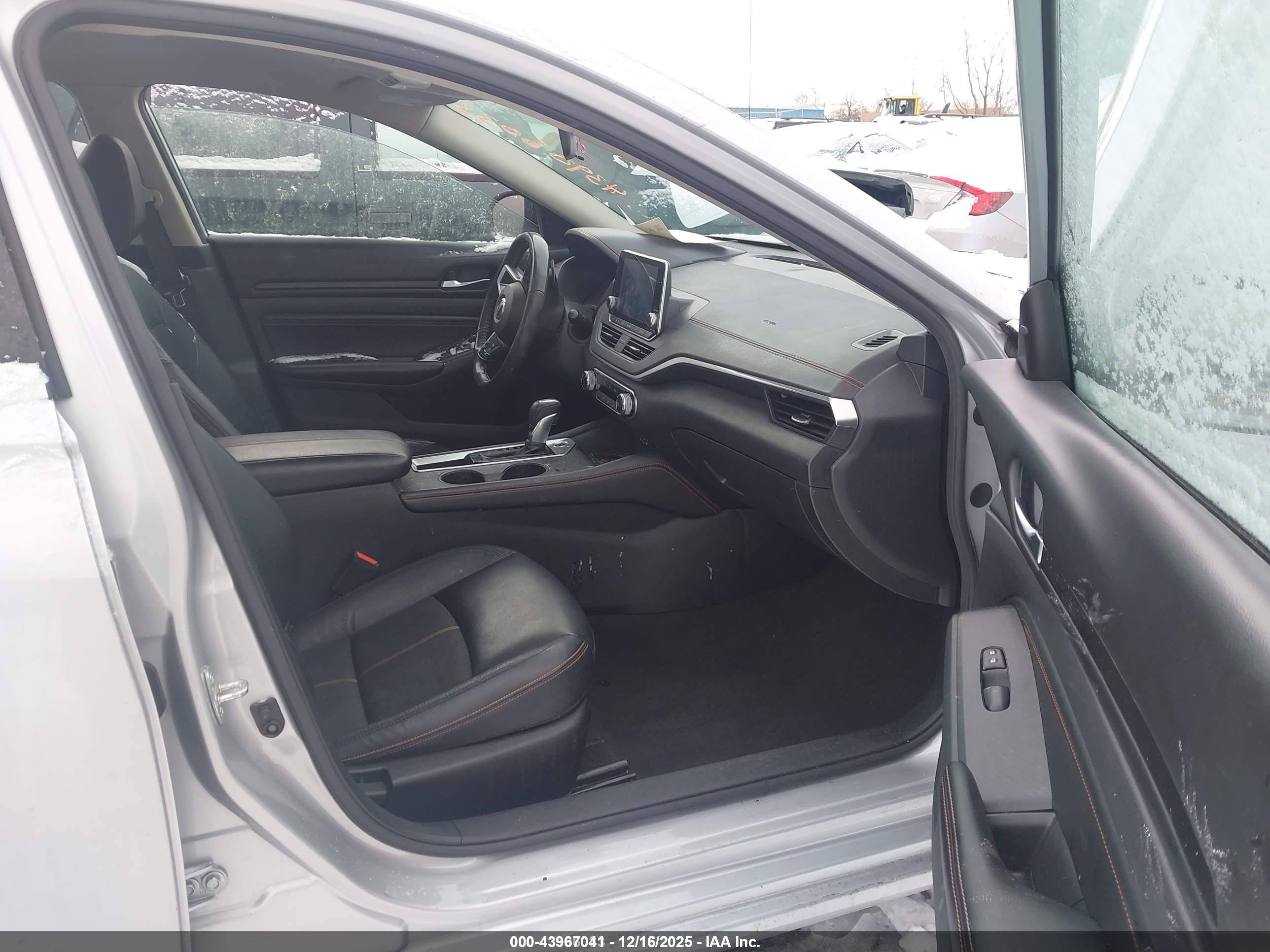 NISSAN ALTIMA image 5