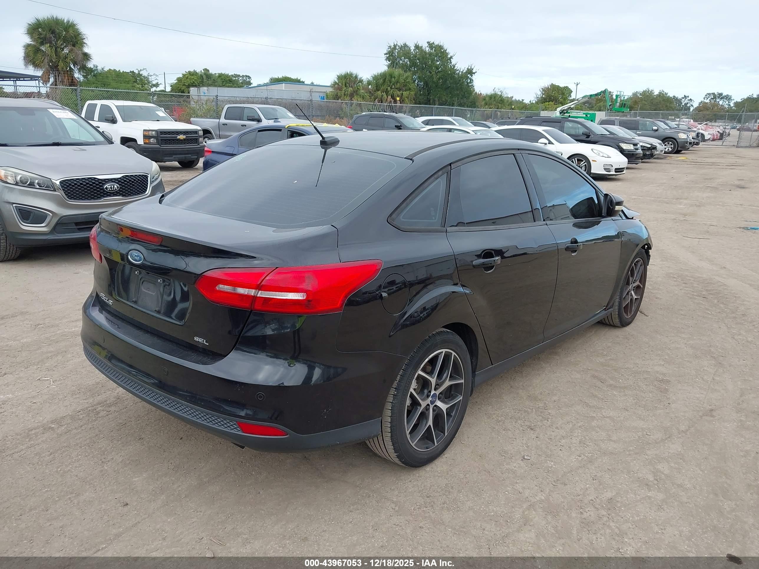 FORD FOCUS image 4