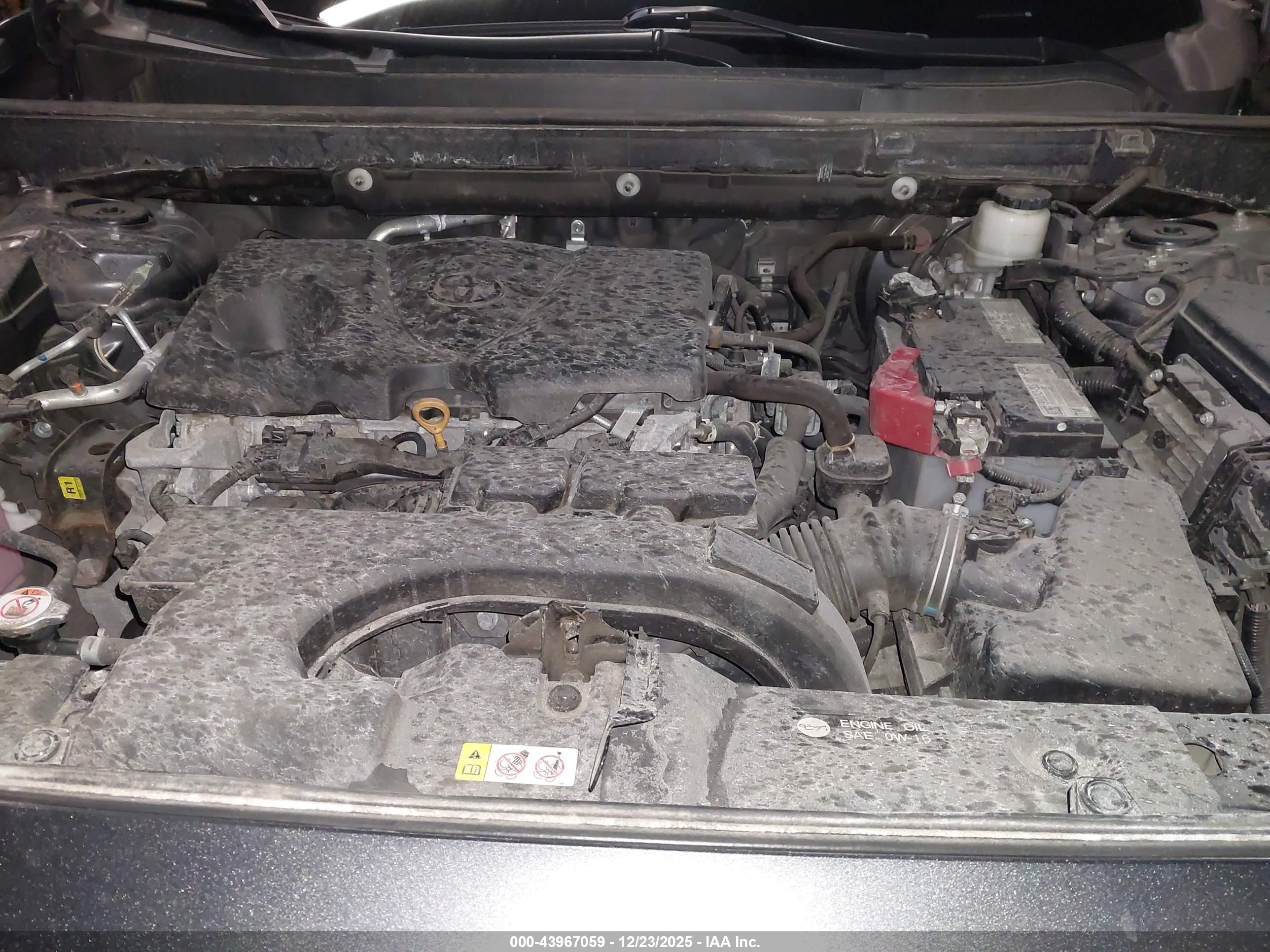 TOYOTA RAV4 image 10