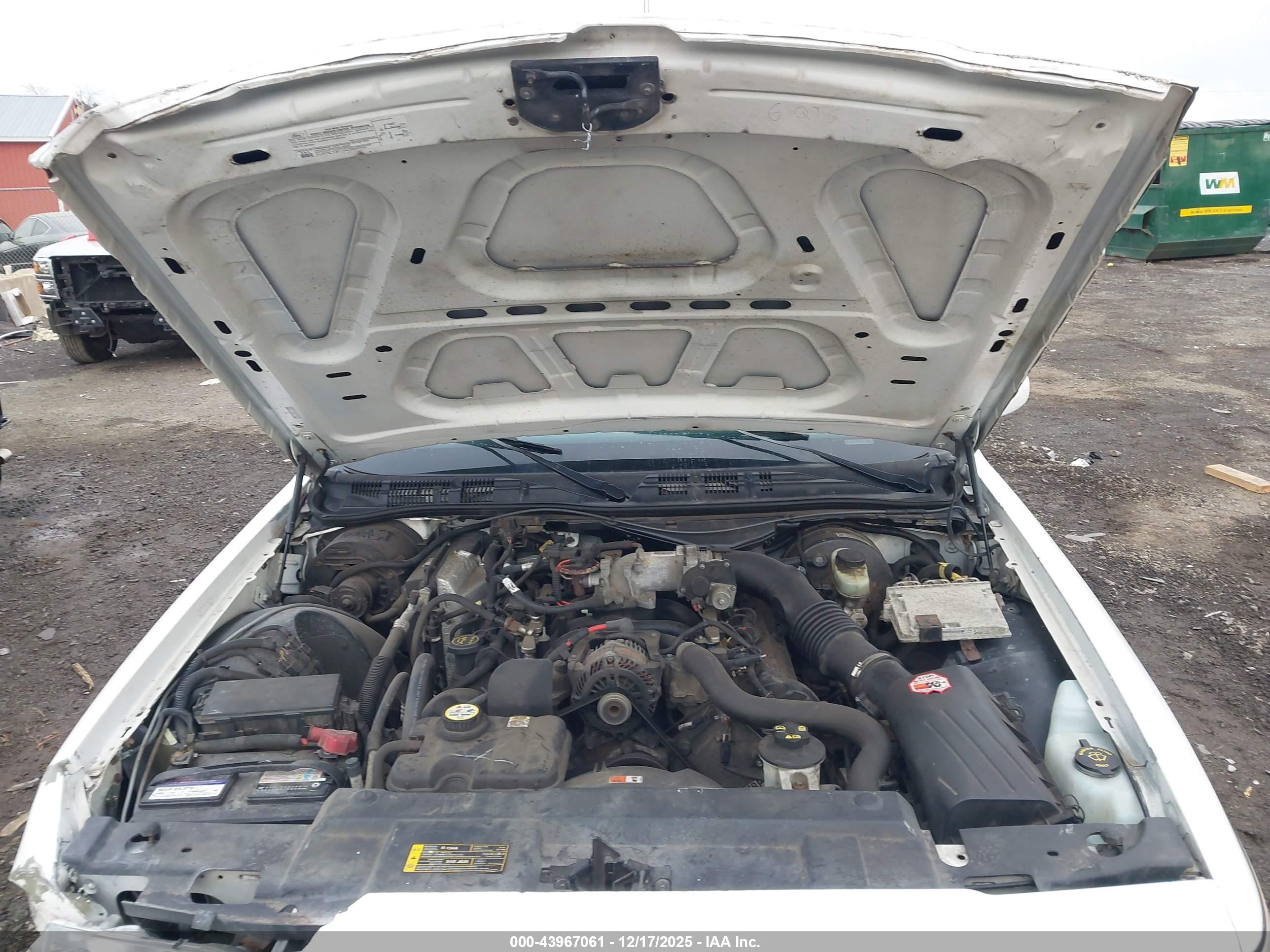 FORD CROWN image 10