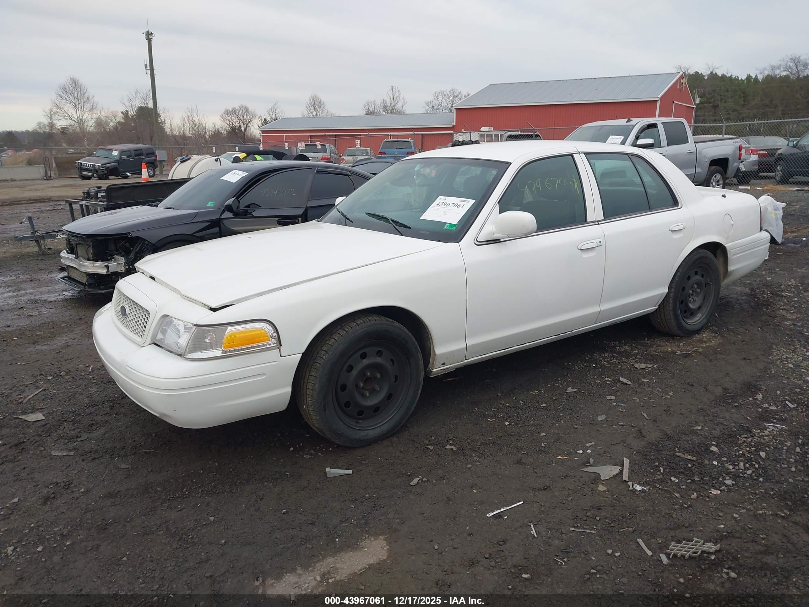 FORD CROWN image 2