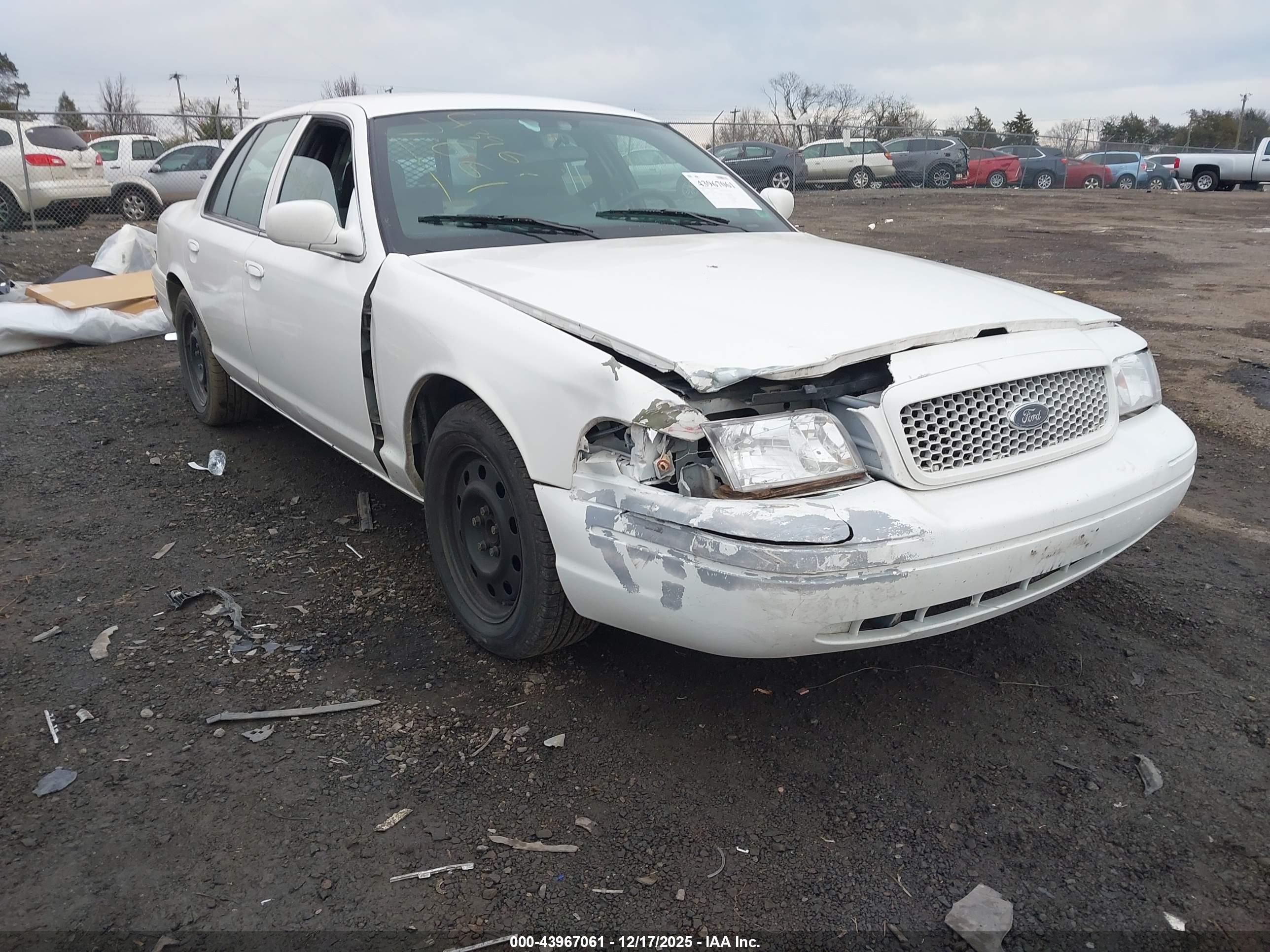 FORD CROWN image 6