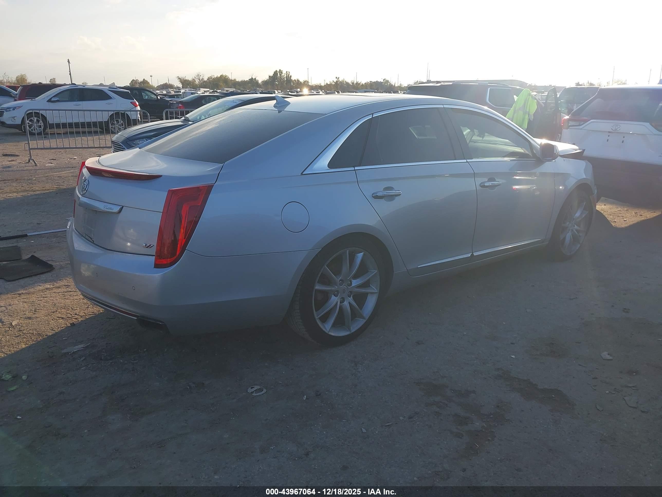 CADILLAC XTS image 4