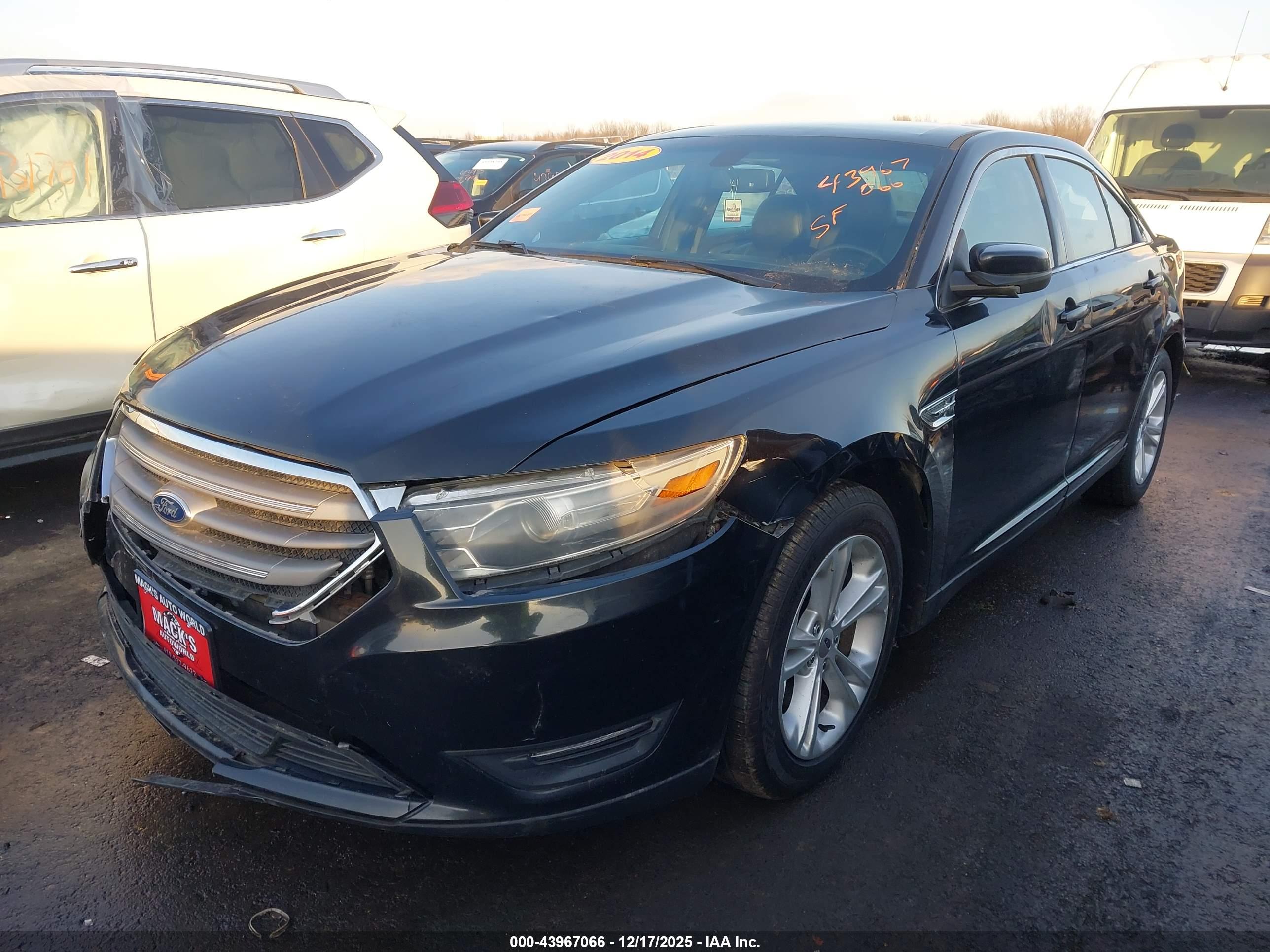 FORD TAURUS image 2