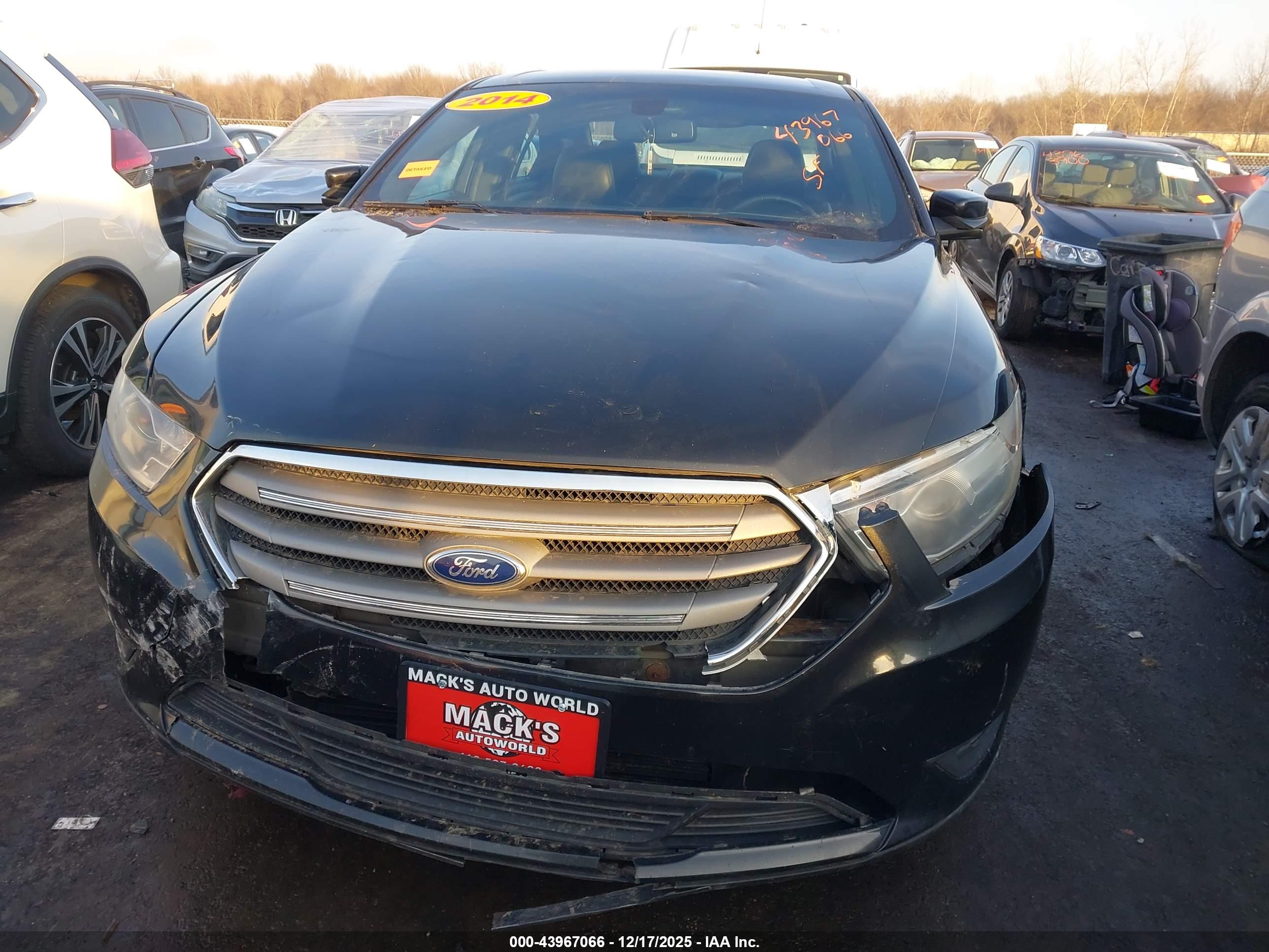 FORD TAURUS image 6