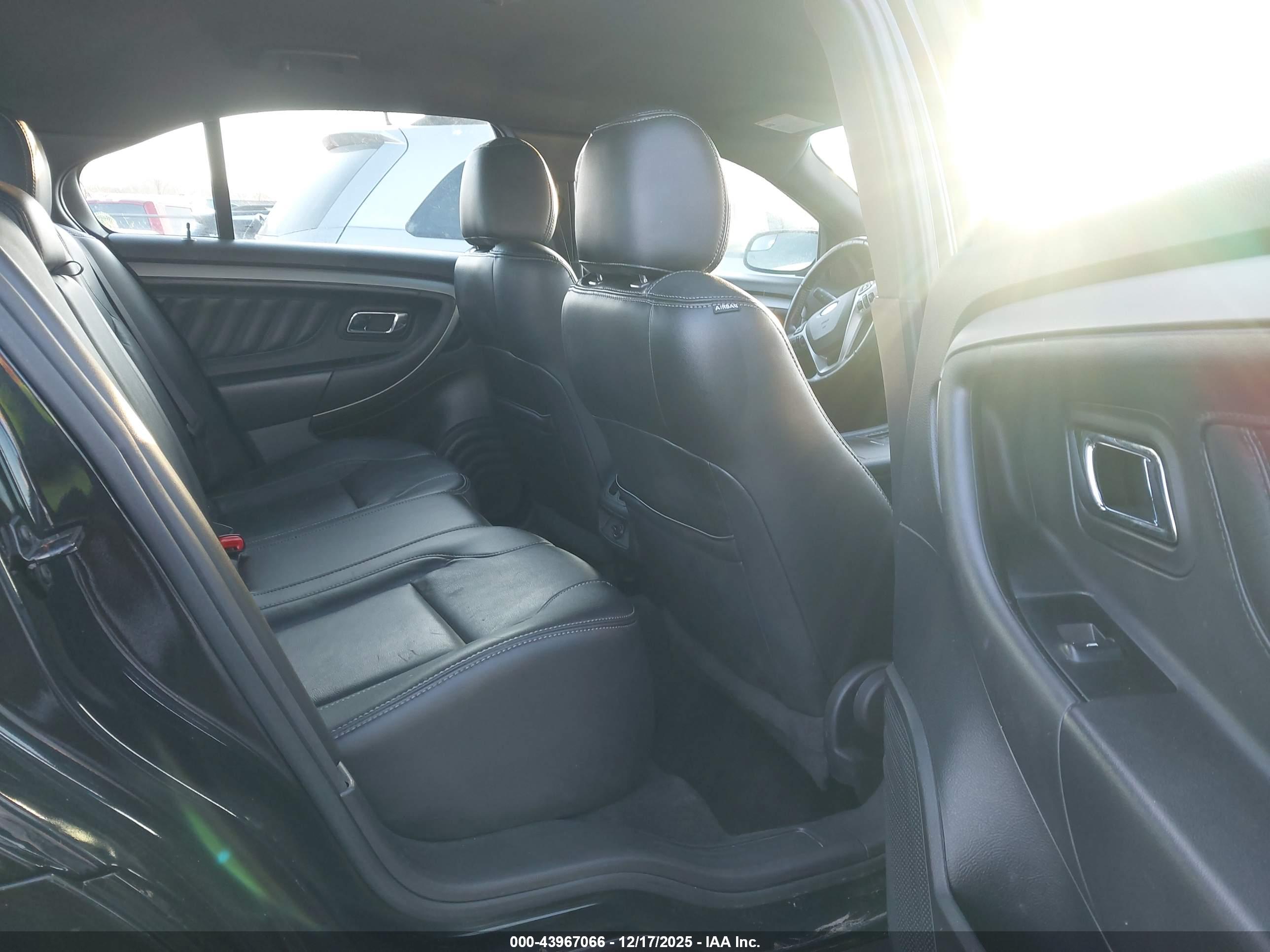 FORD TAURUS image 8