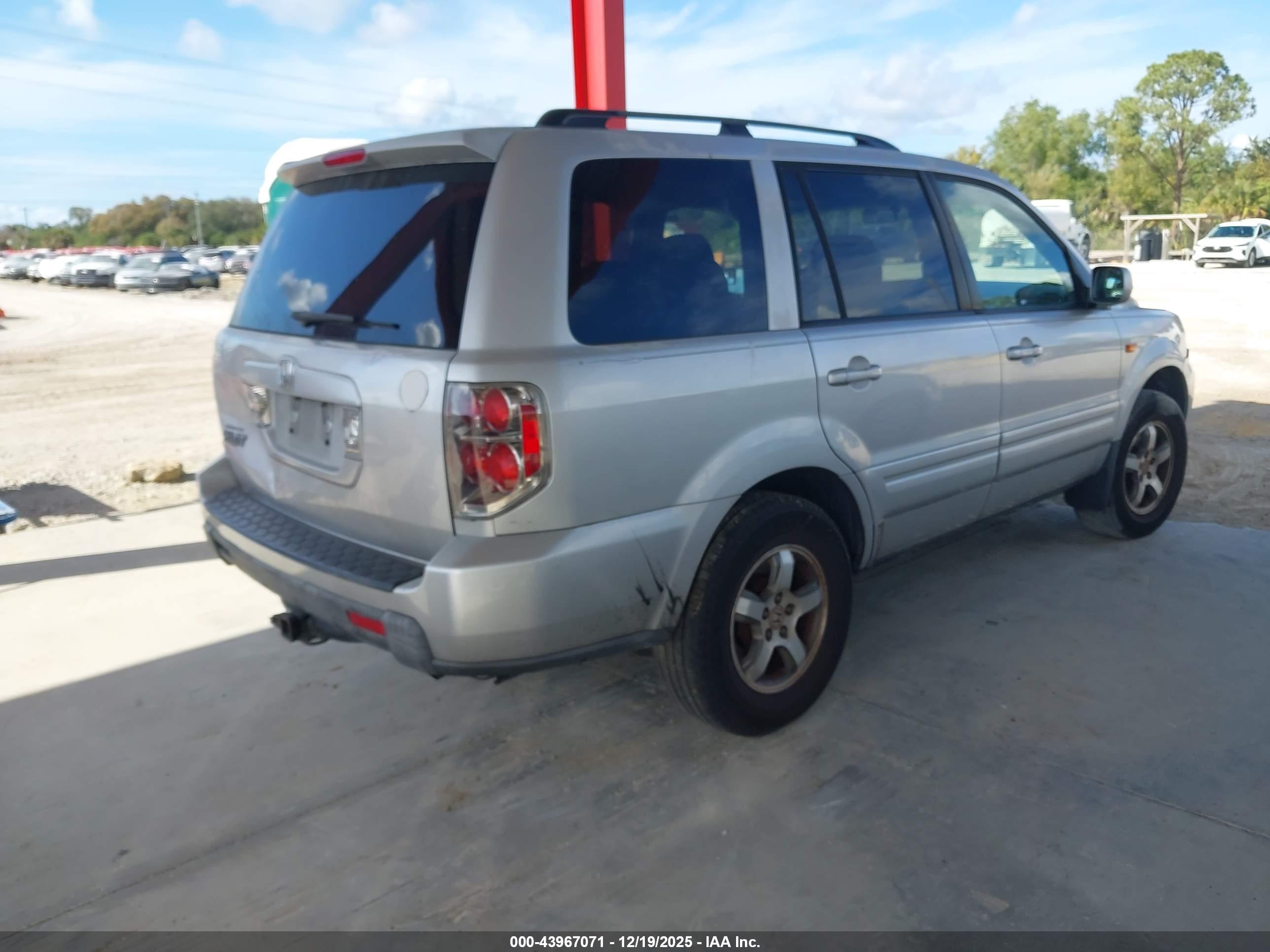 HONDA PILOT image 4