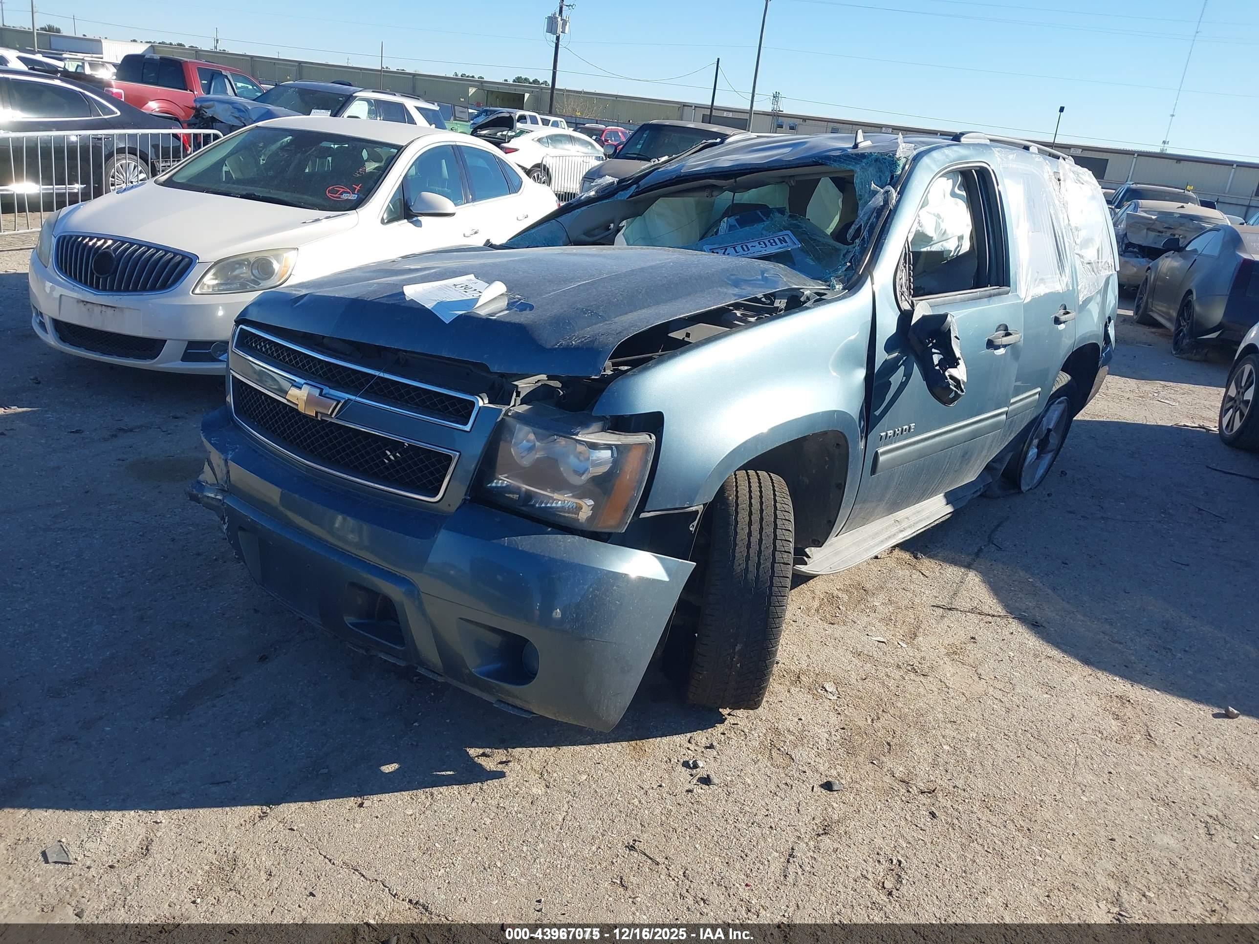 CHEVROLET TAHOE image 2