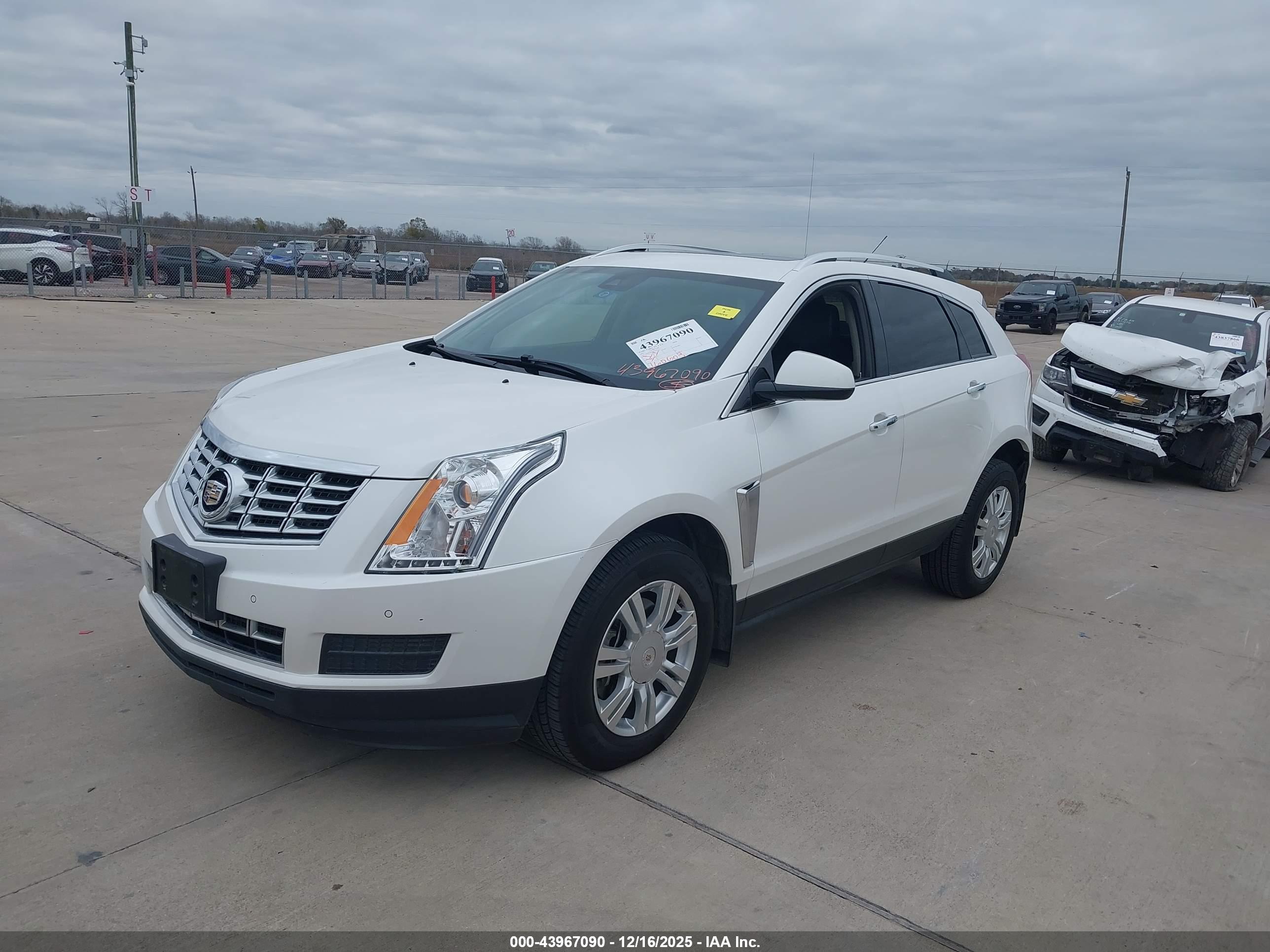 CADILLAC SRX image 6