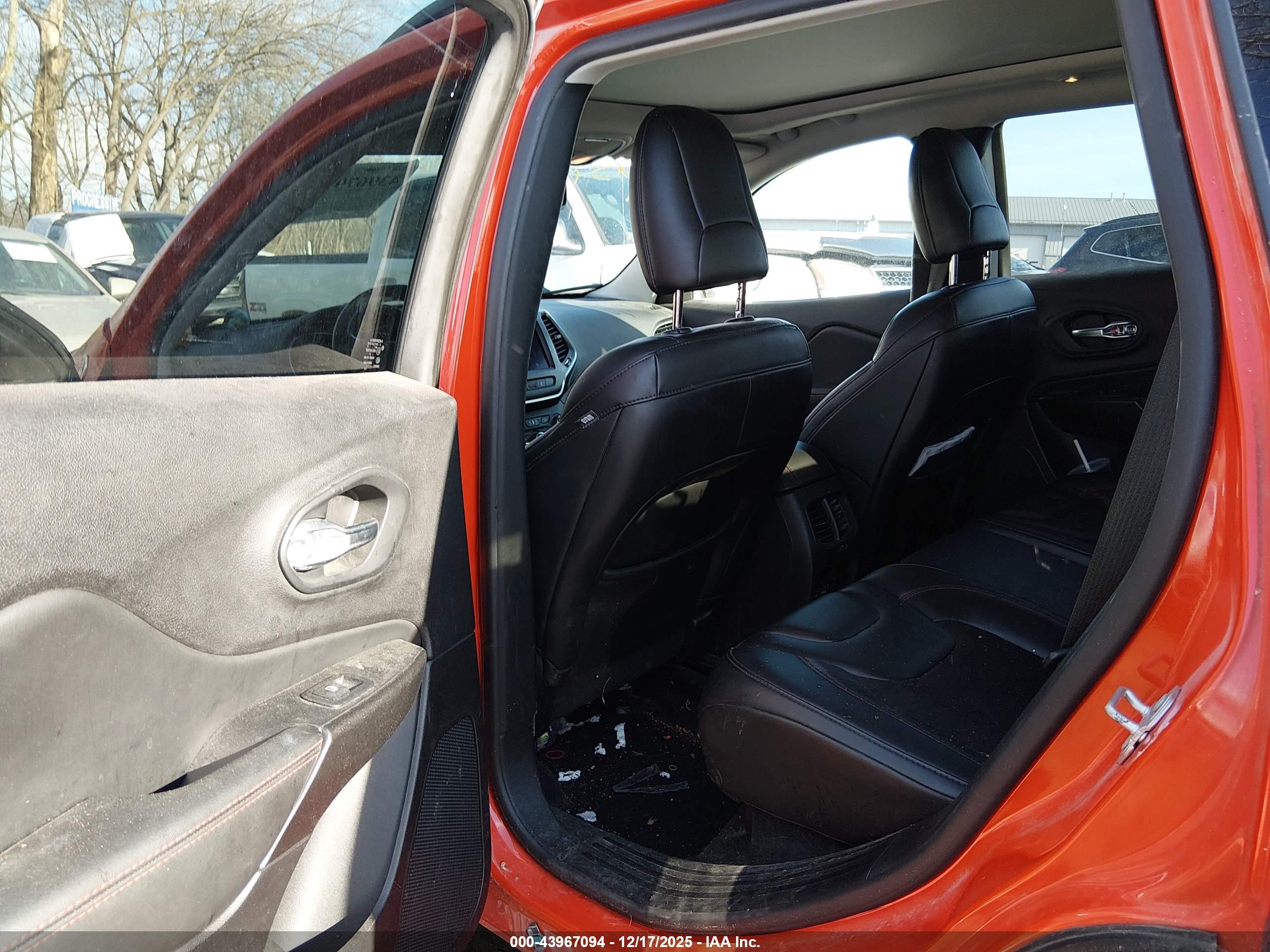 JEEP CHEROKEE image 8