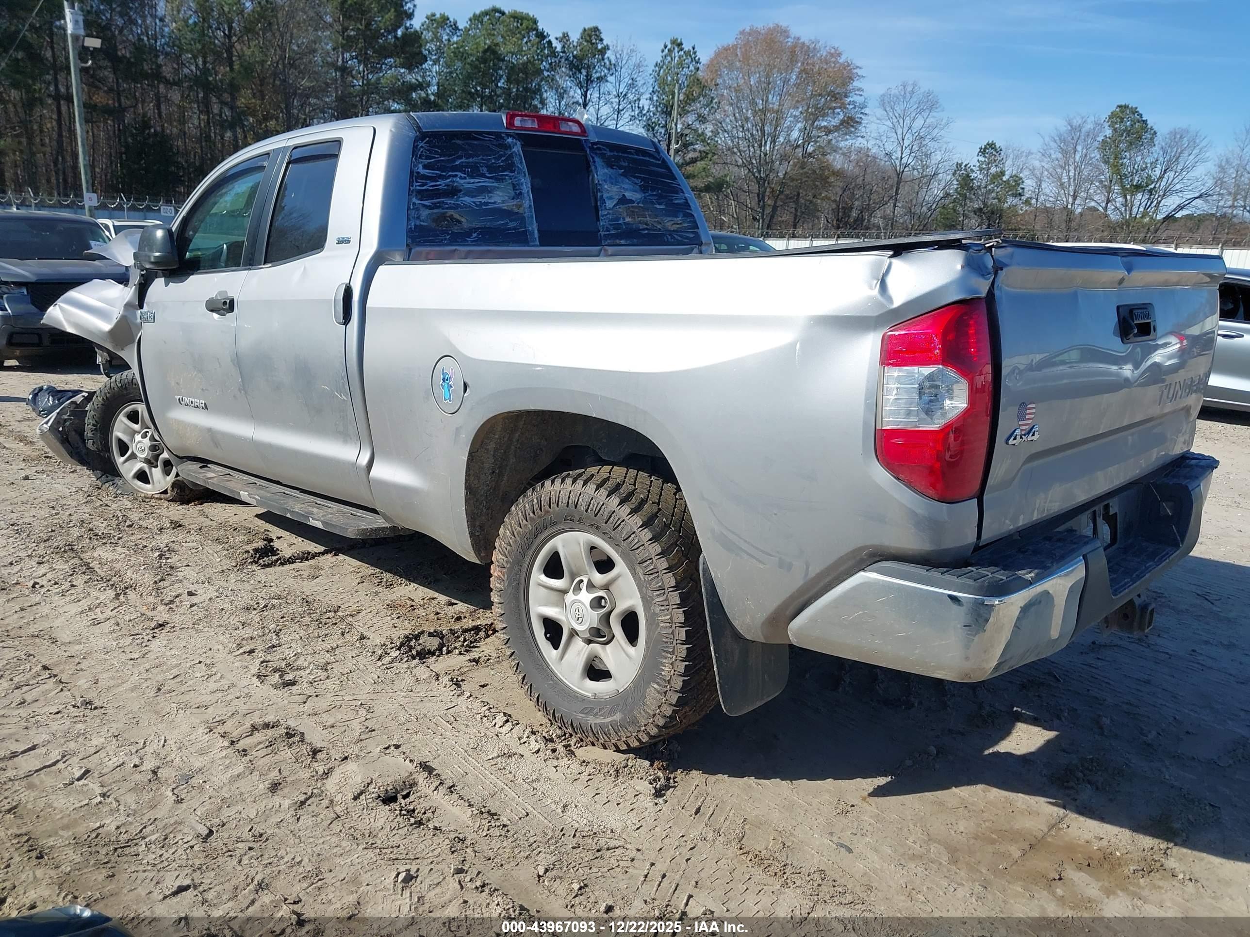 TOYOTA TUNDRA image 3