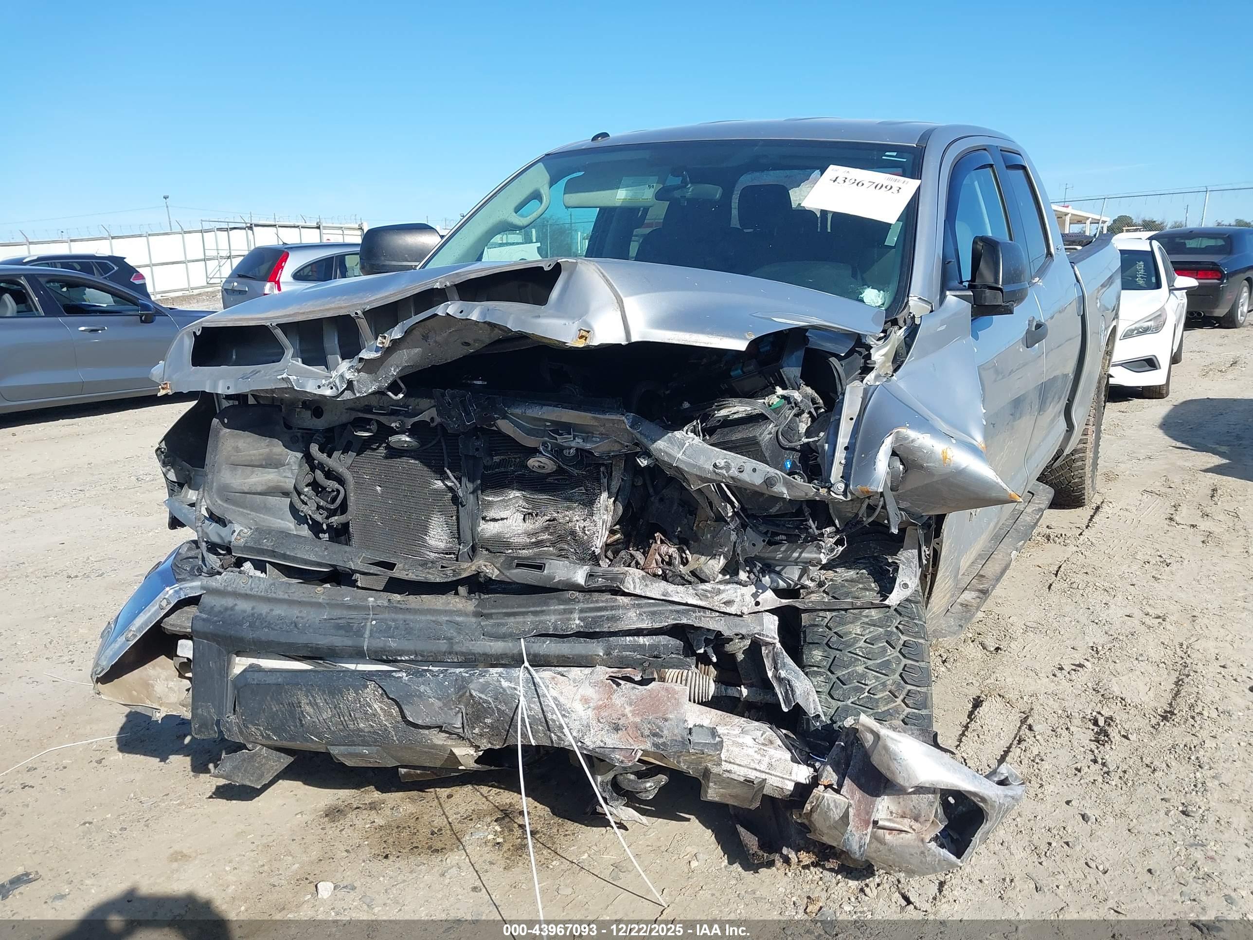 TOYOTA TUNDRA image 6