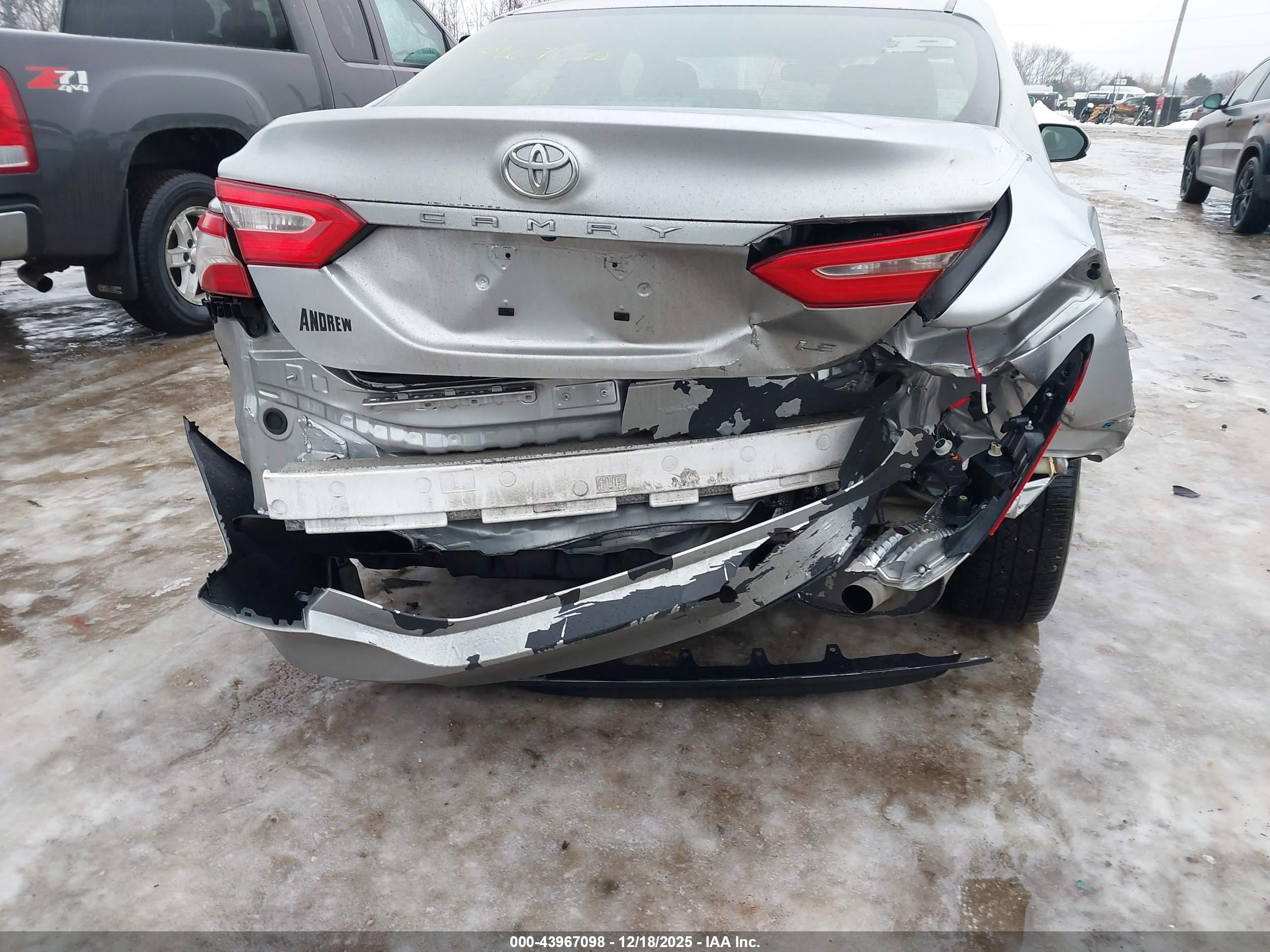 TOYOTA CAMRY image 6