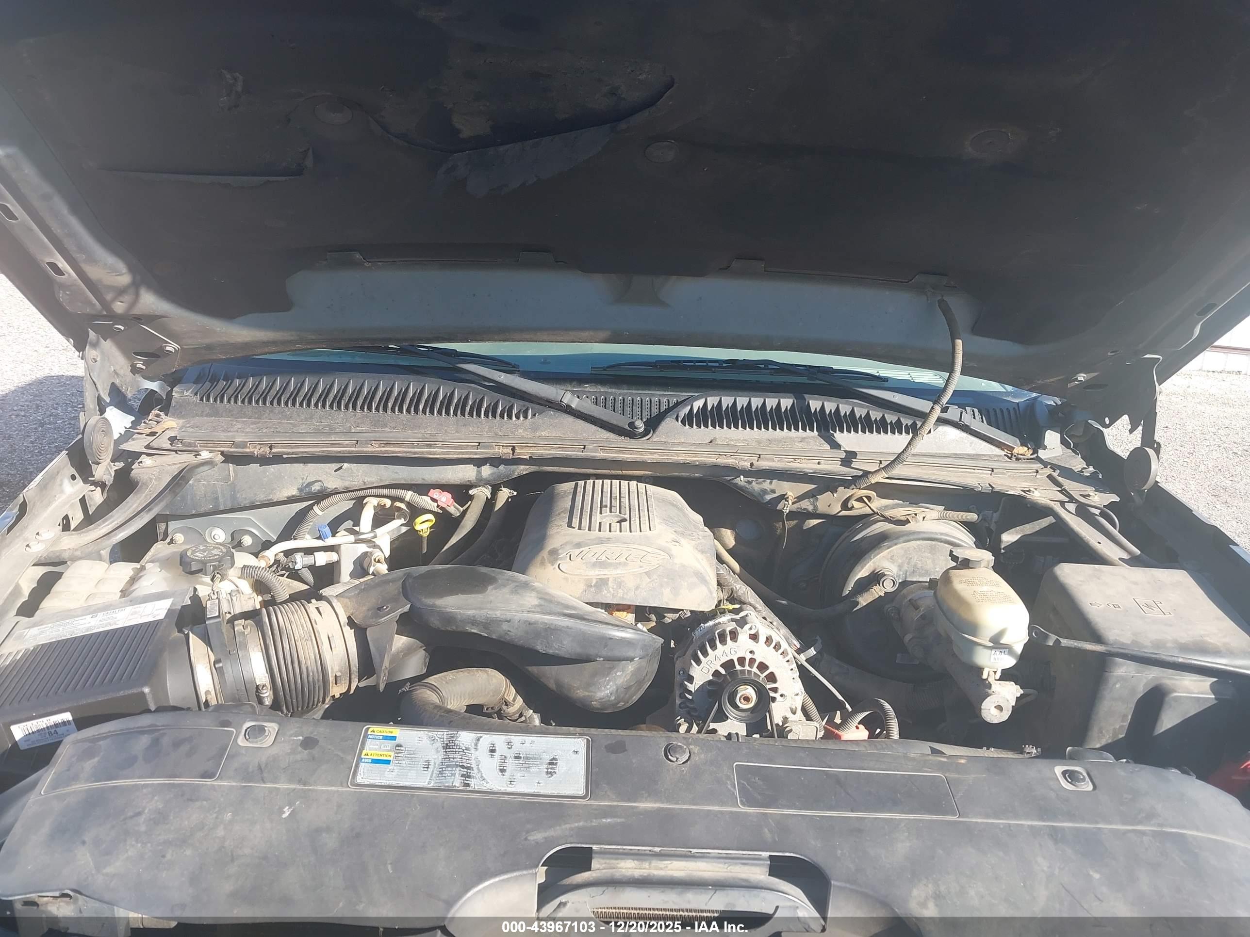 CHEVROLET SILVERADO image 10