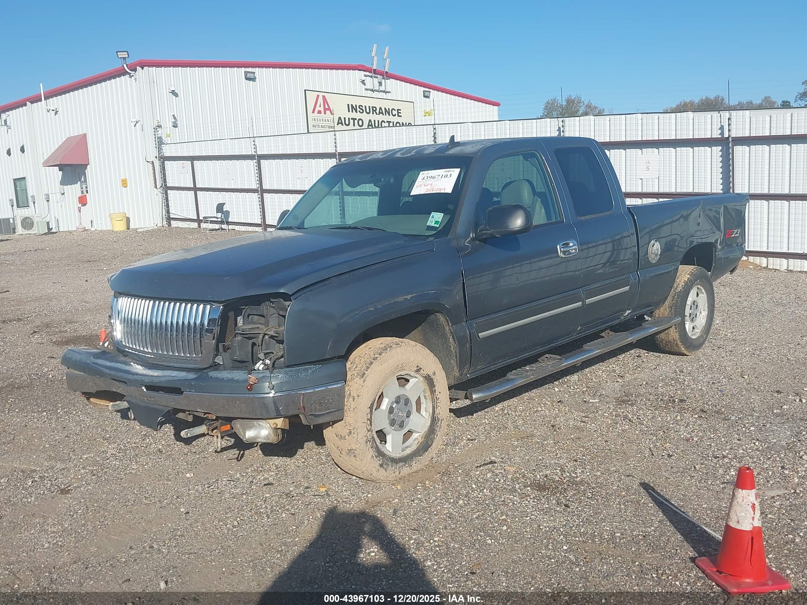 CHEVROLET SILVERADO image 2