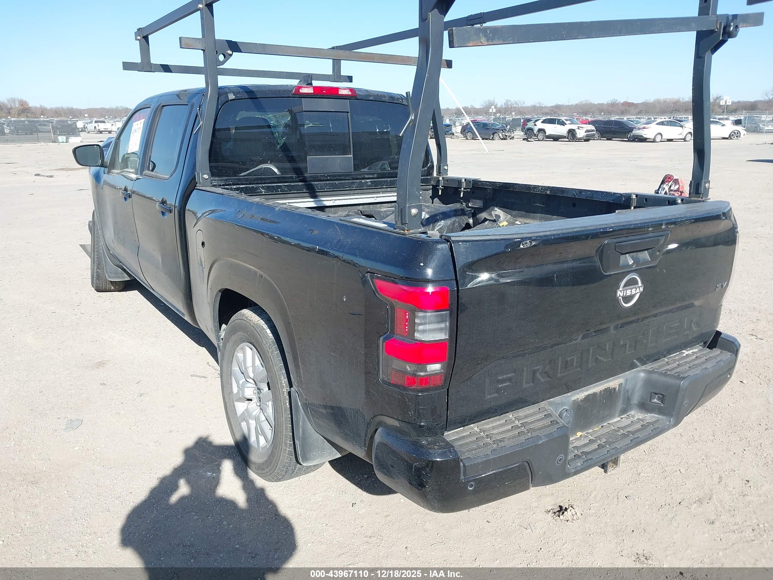NISSAN FRONTIER image 3