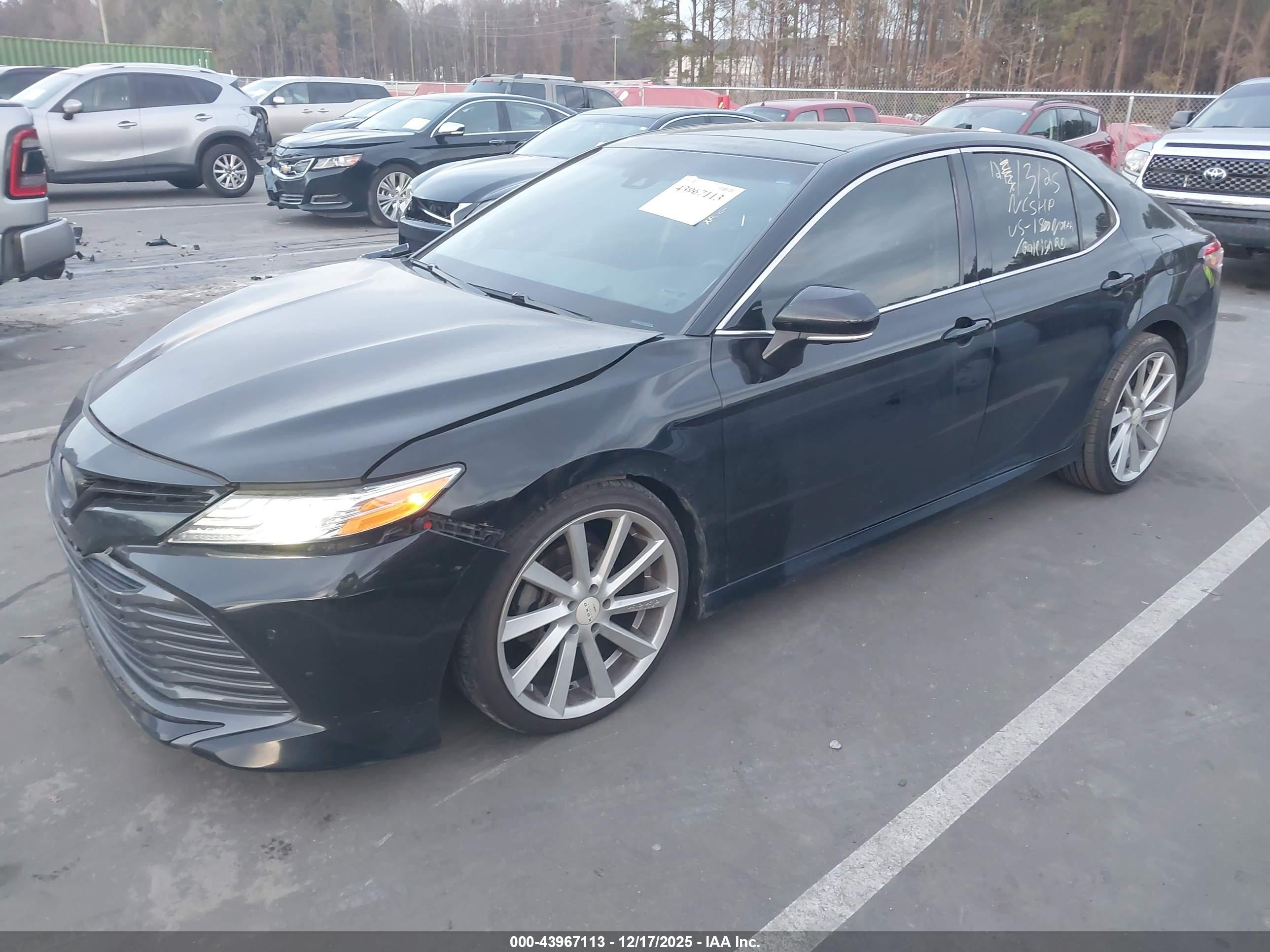 TOYOTA CAMRY image 2