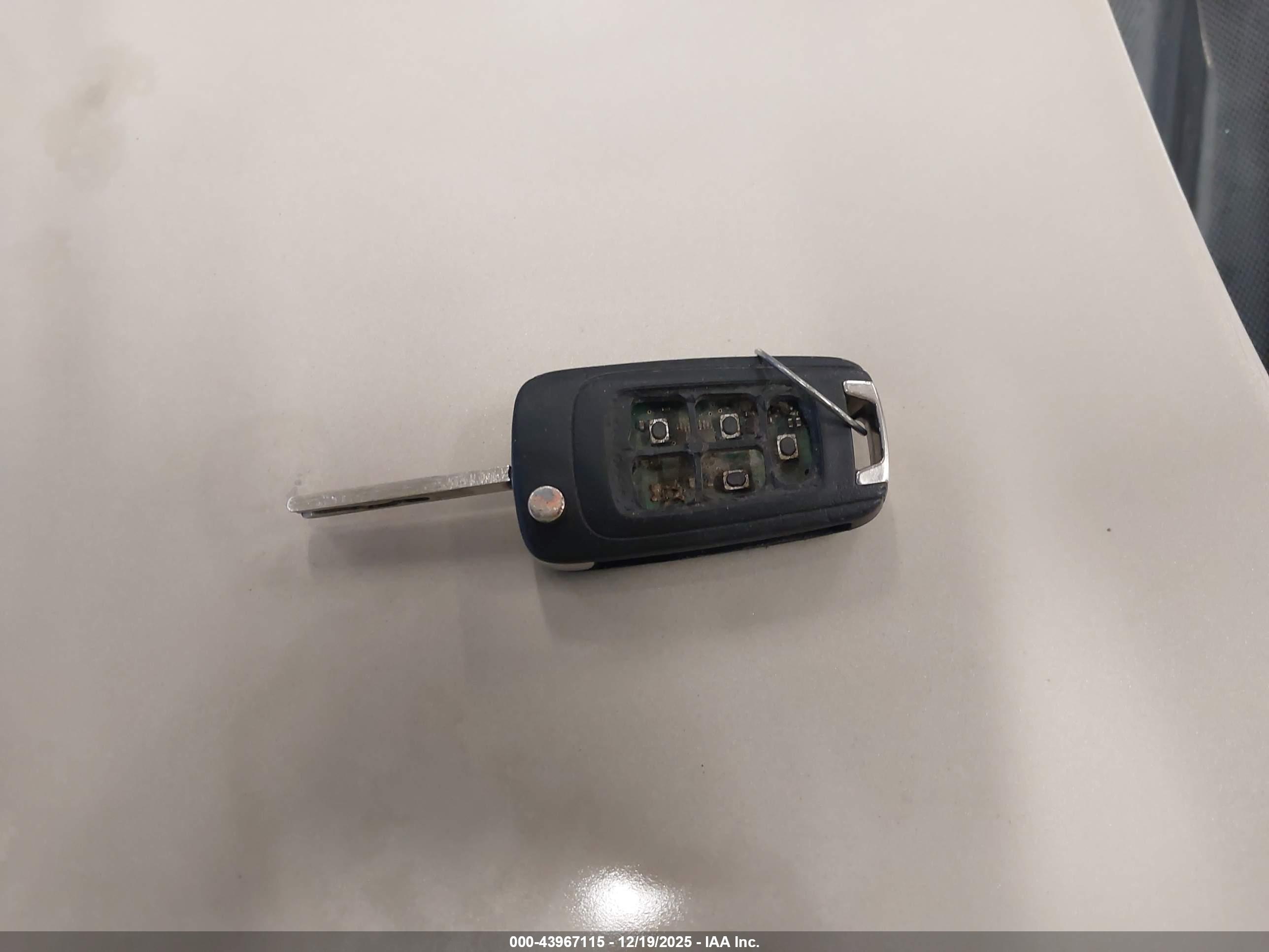 CHEVROLET EQUINOX image 11