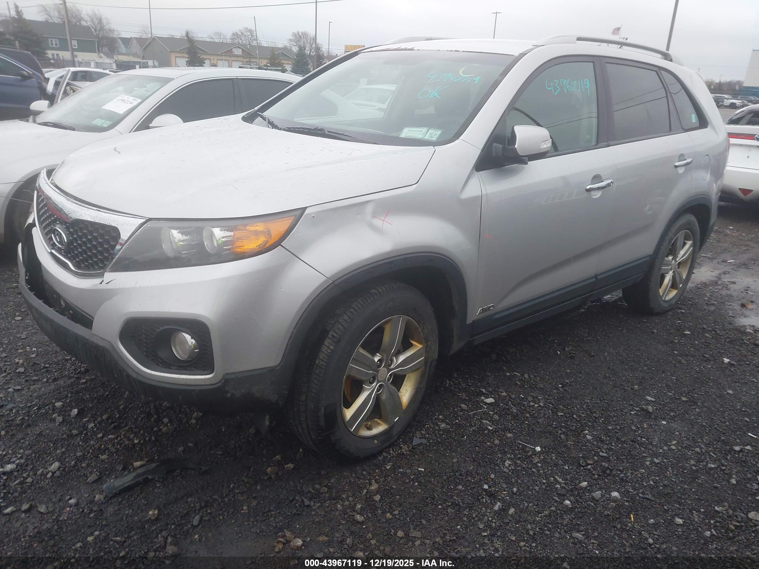 KIA SORENTO image 2