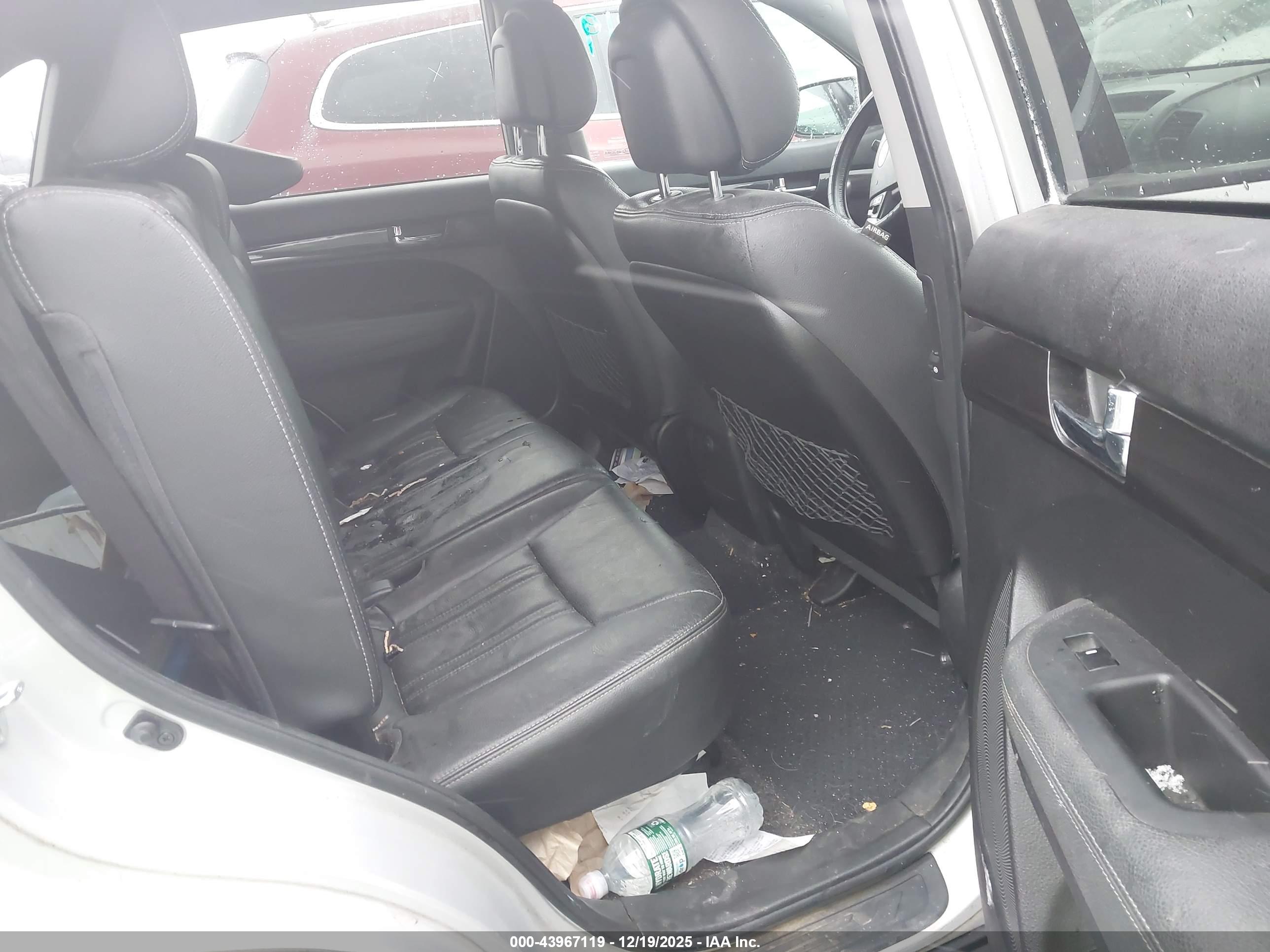 KIA SORENTO image 8