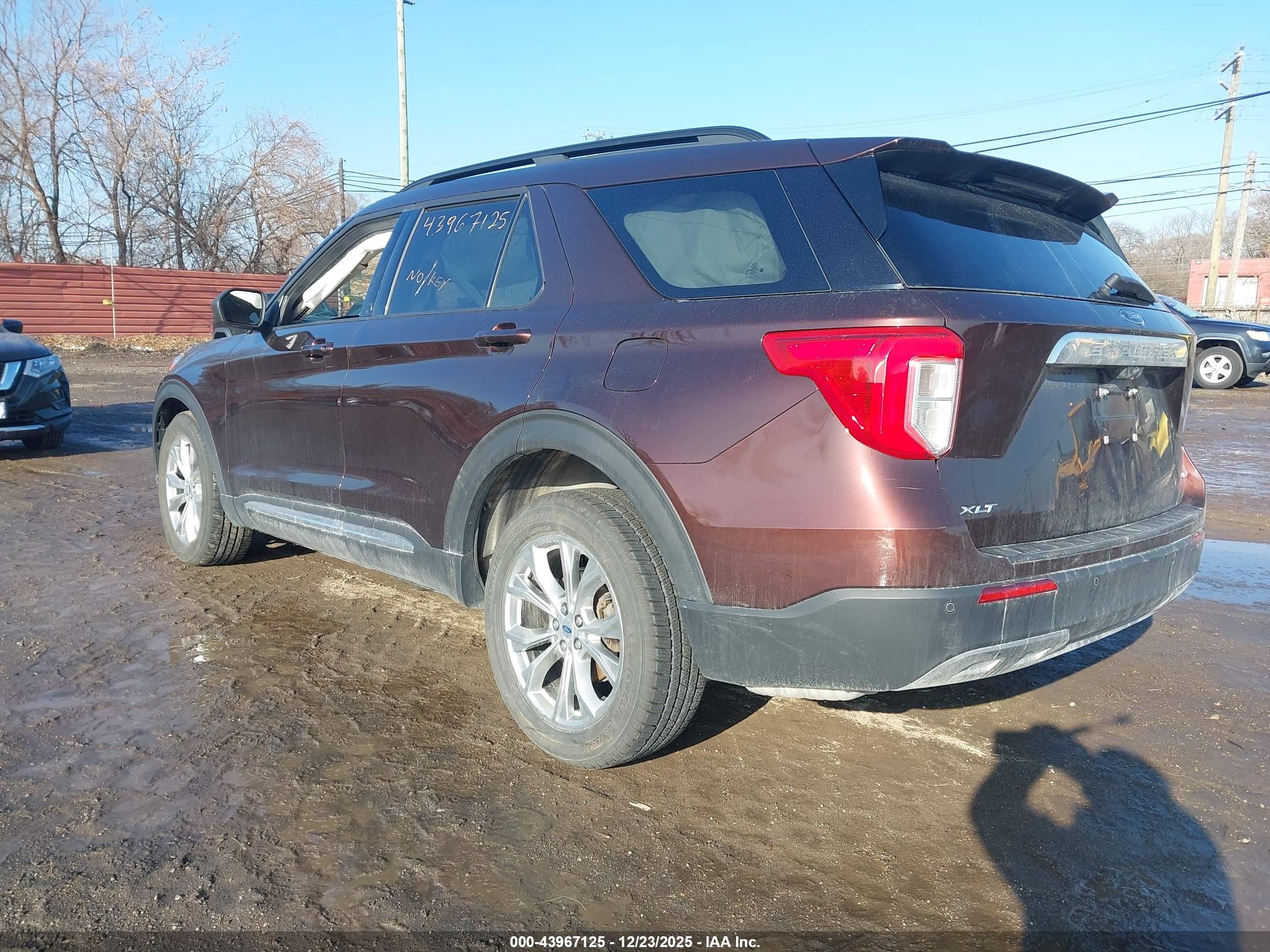 FORD EXPLORER image 3