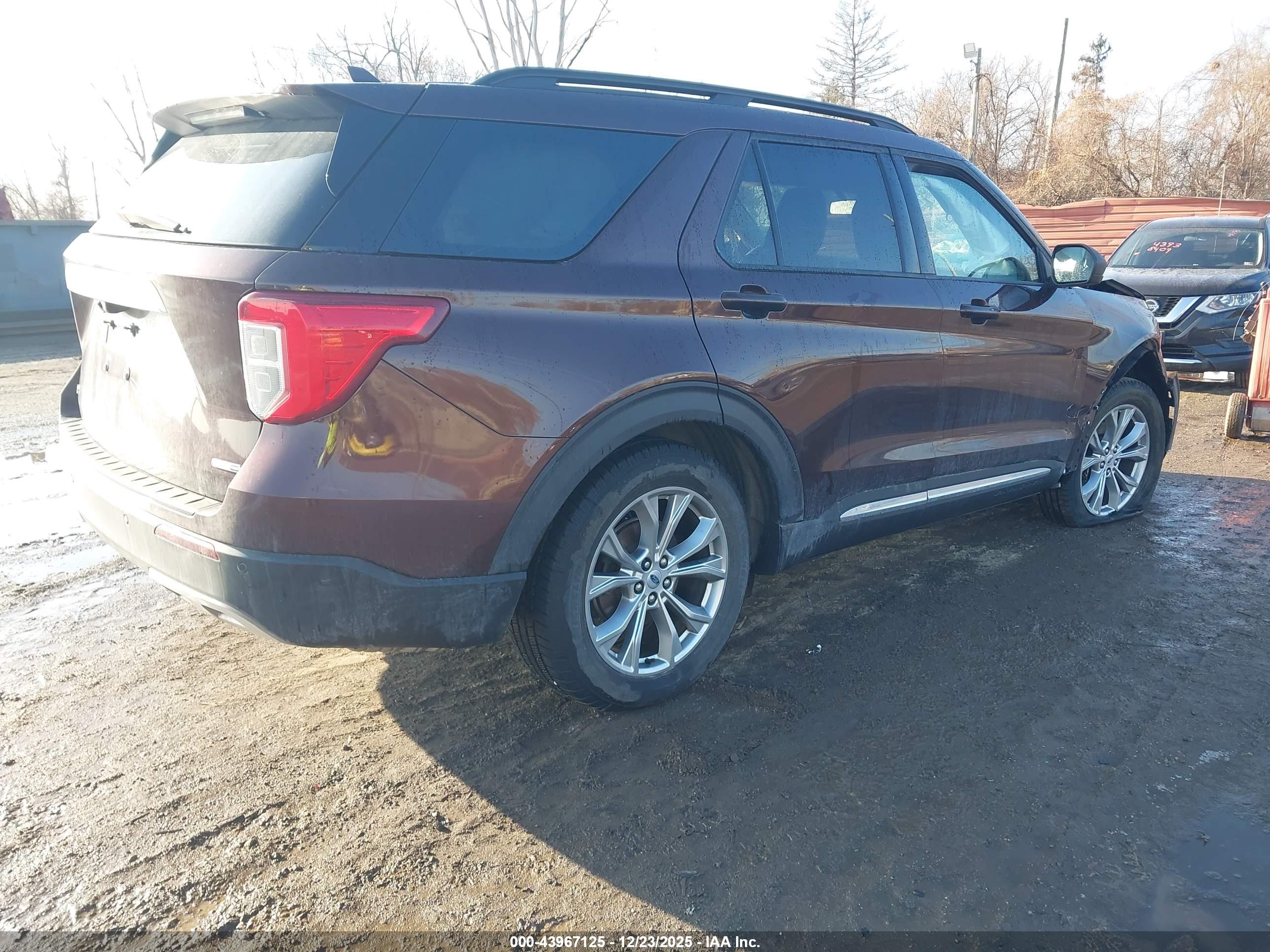 FORD EXPLORER image 4
