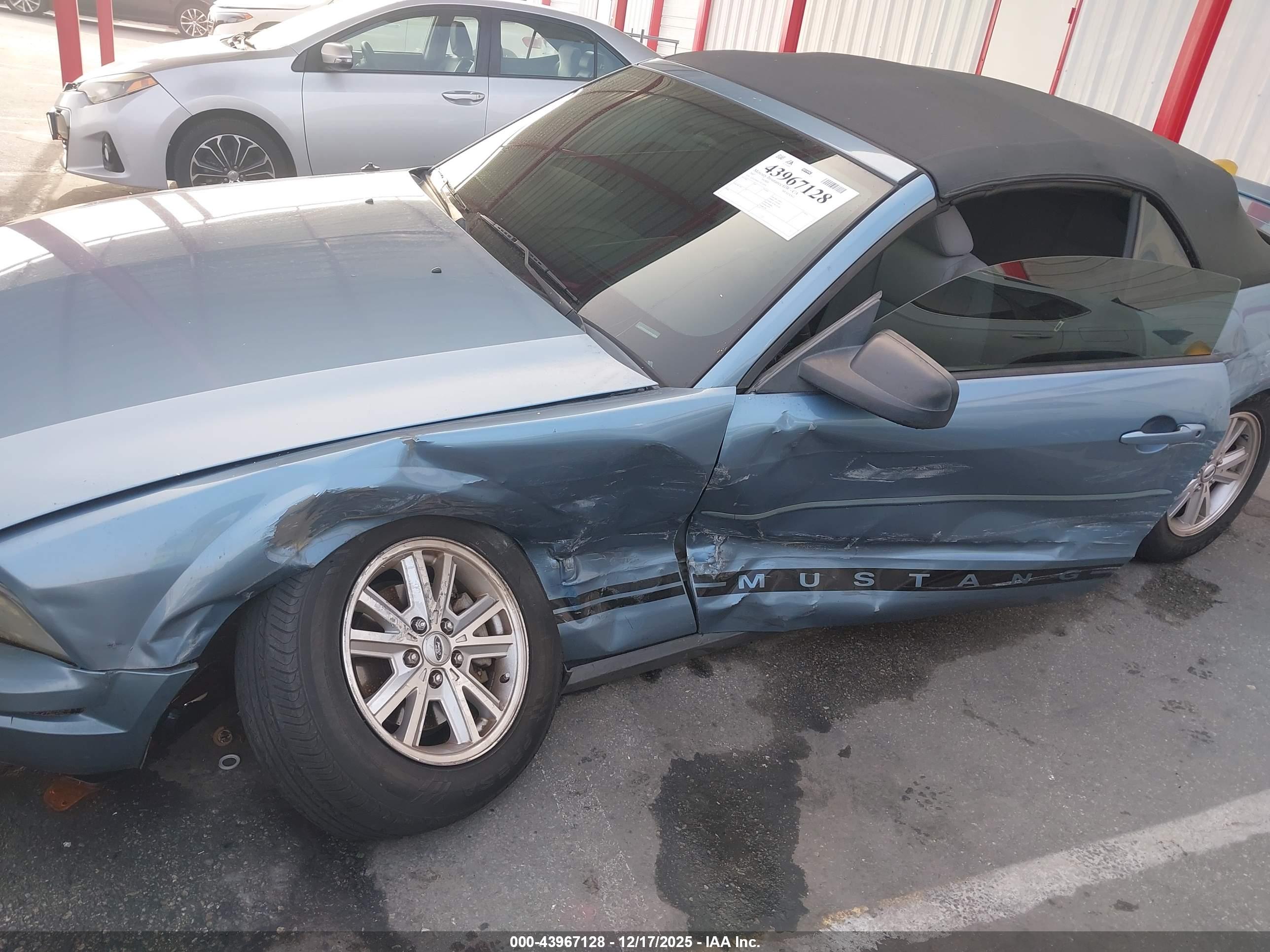 FORD MUSTANG image 6