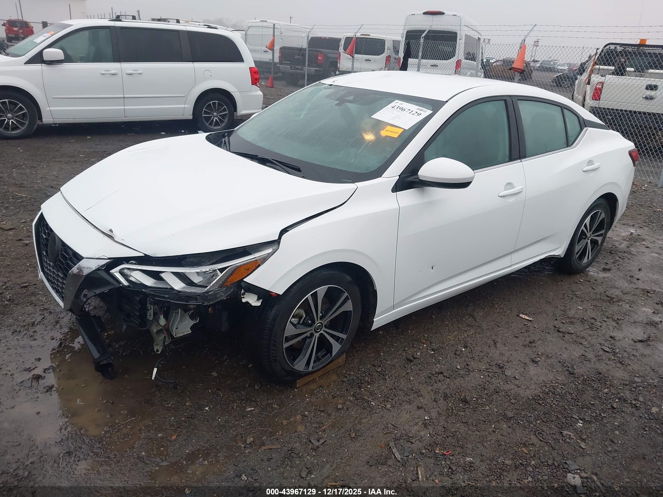 NISSAN SENTRA image 2