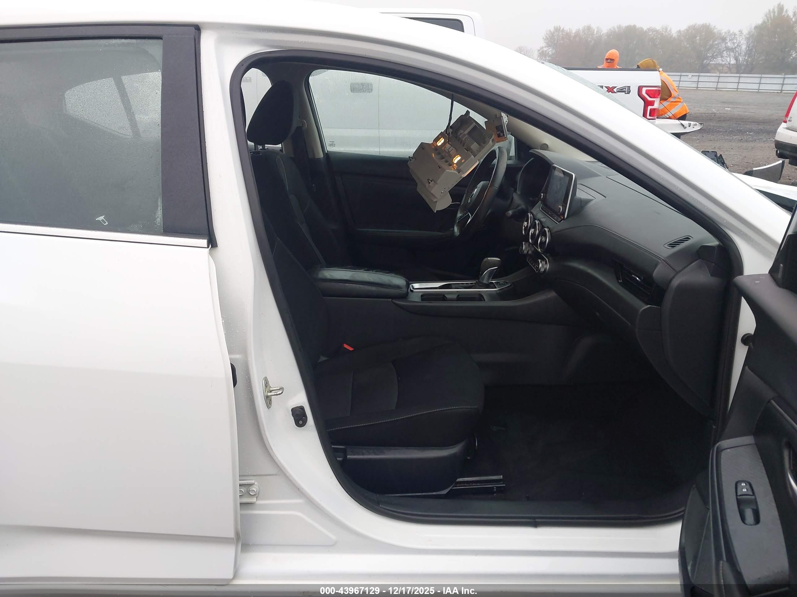 NISSAN SENTRA image 5