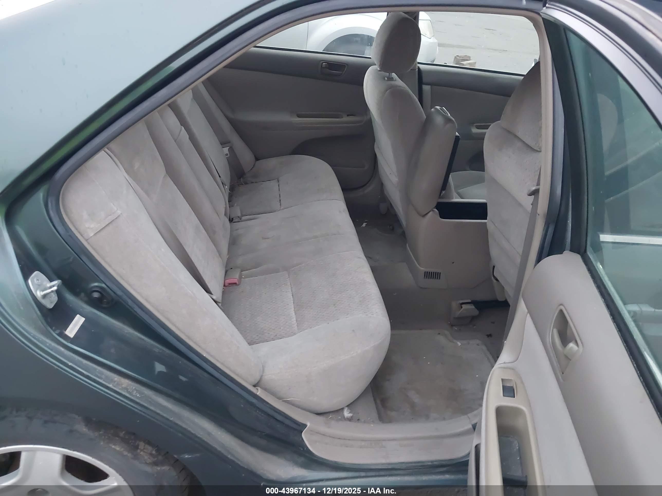 TOYOTA CAMRY image 8