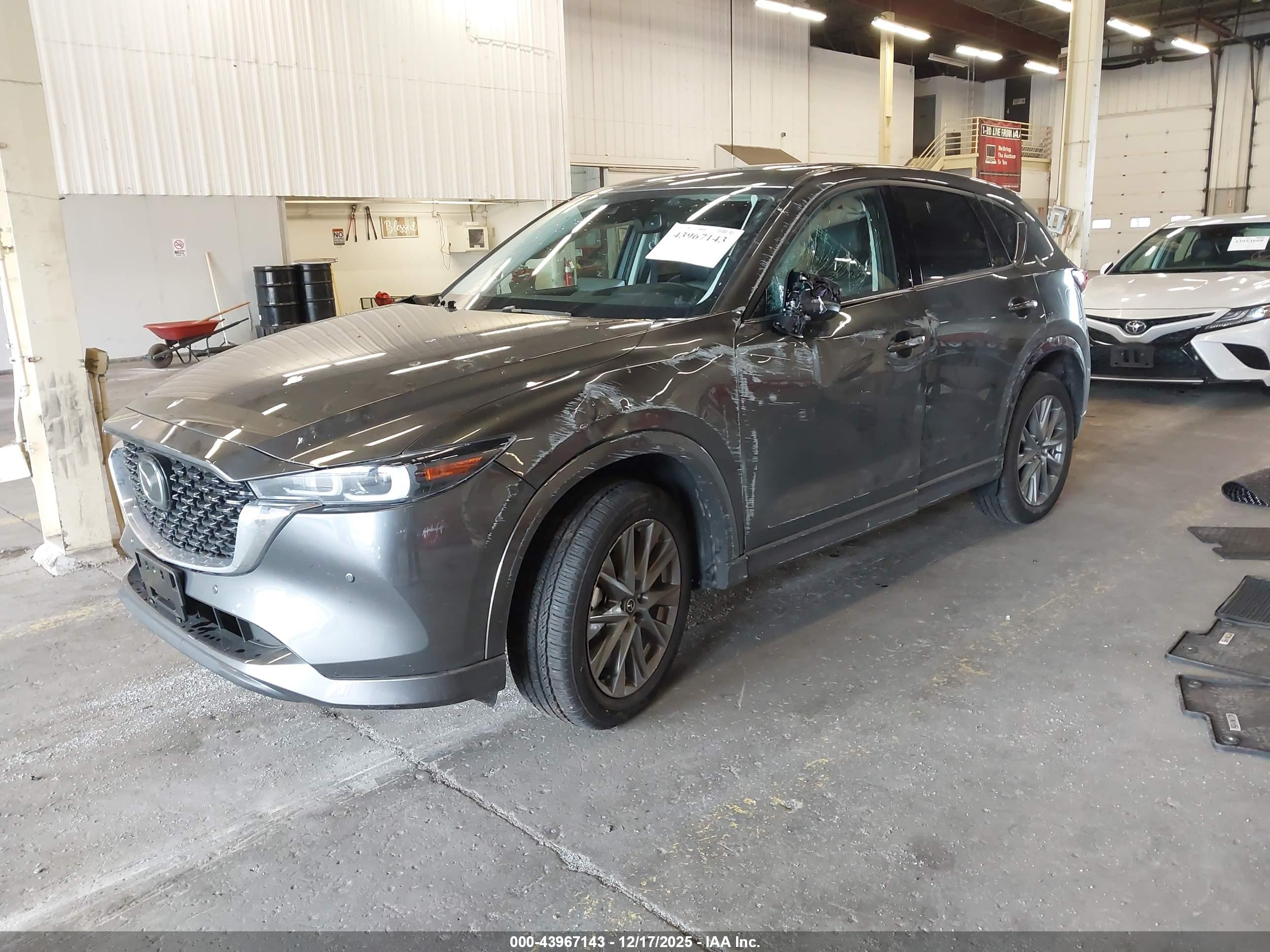 MAZDA CX-5 image 2