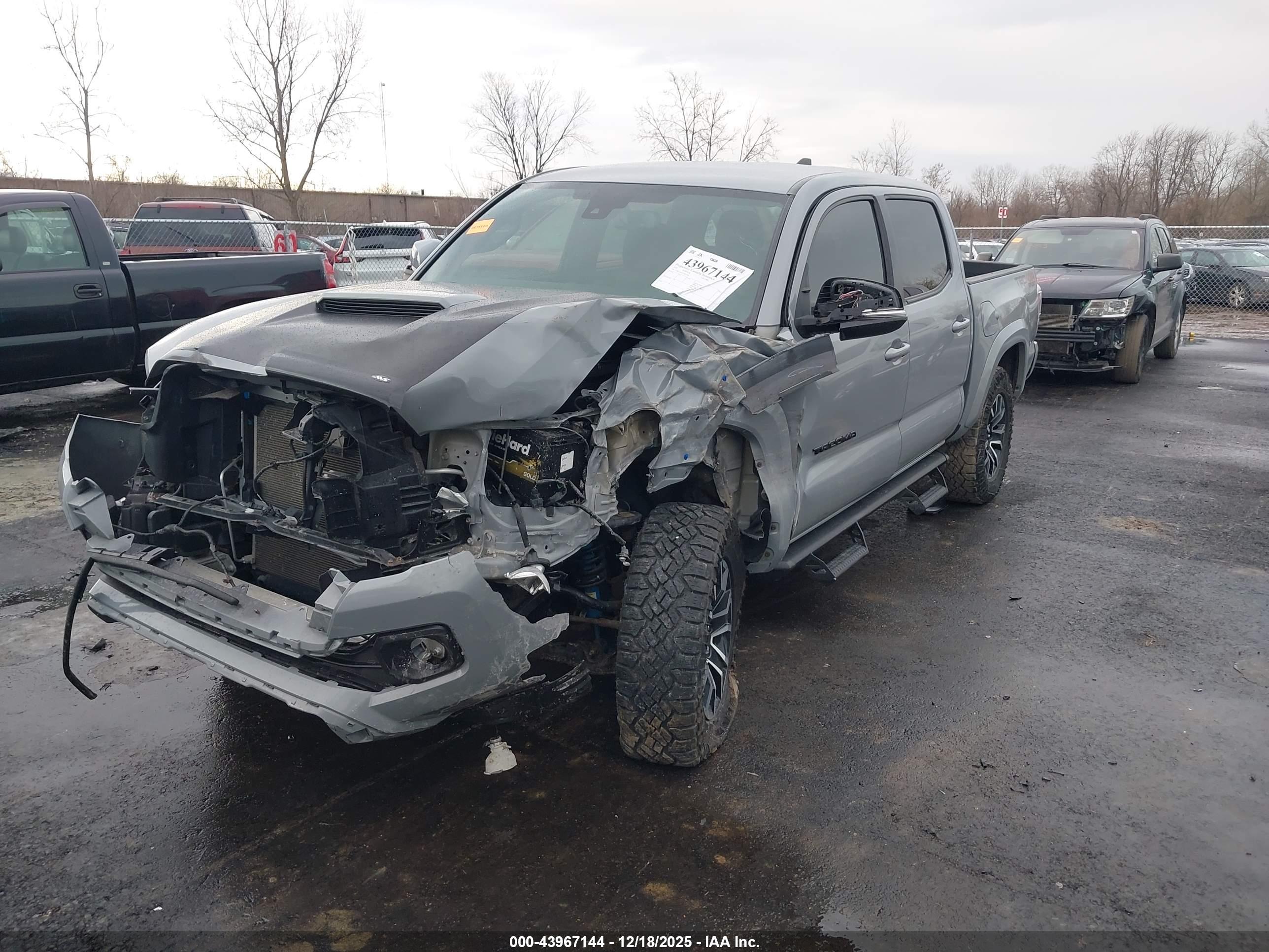 TOYOTA TACOMA image 2