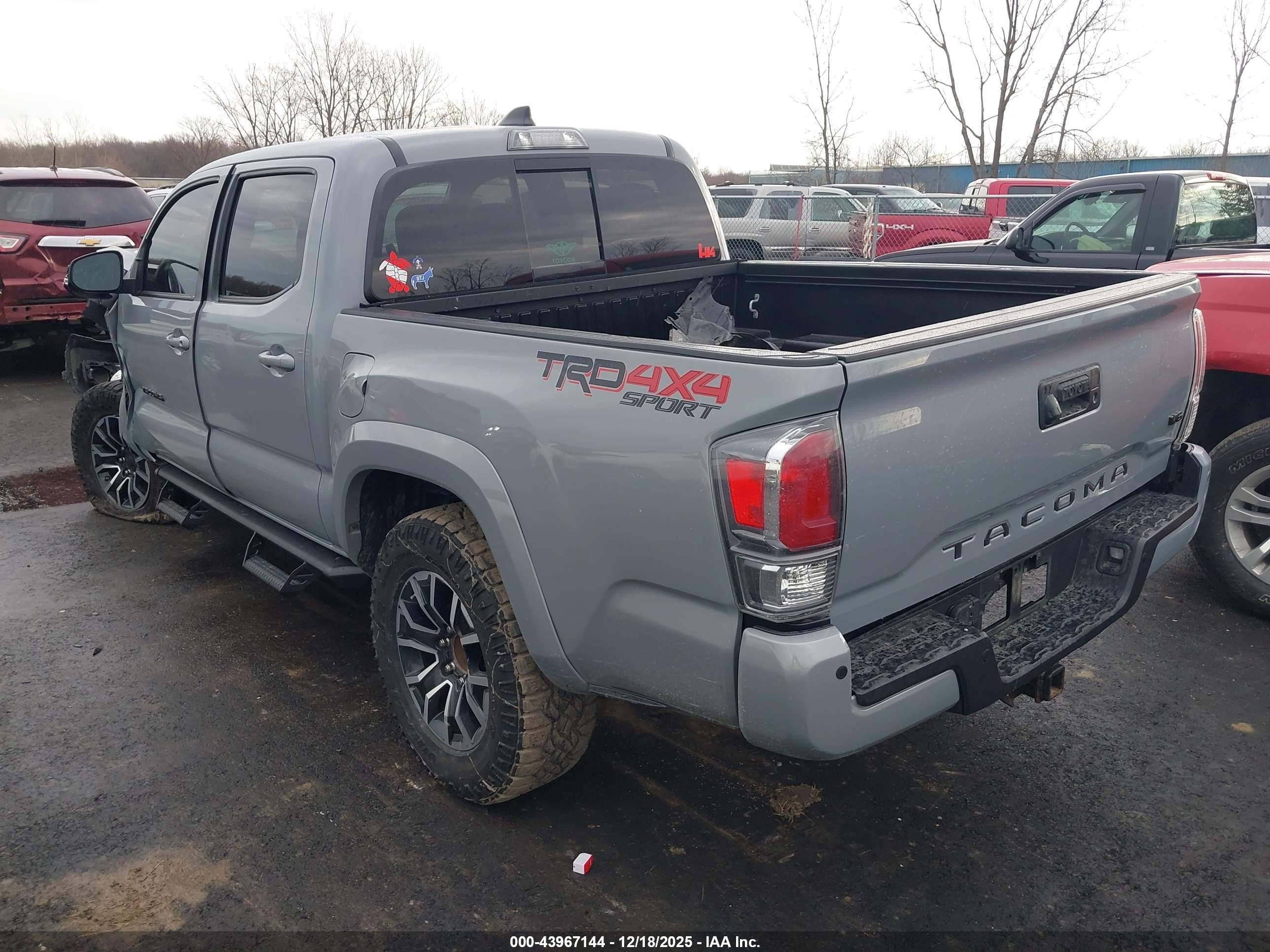 TOYOTA TACOMA image 3