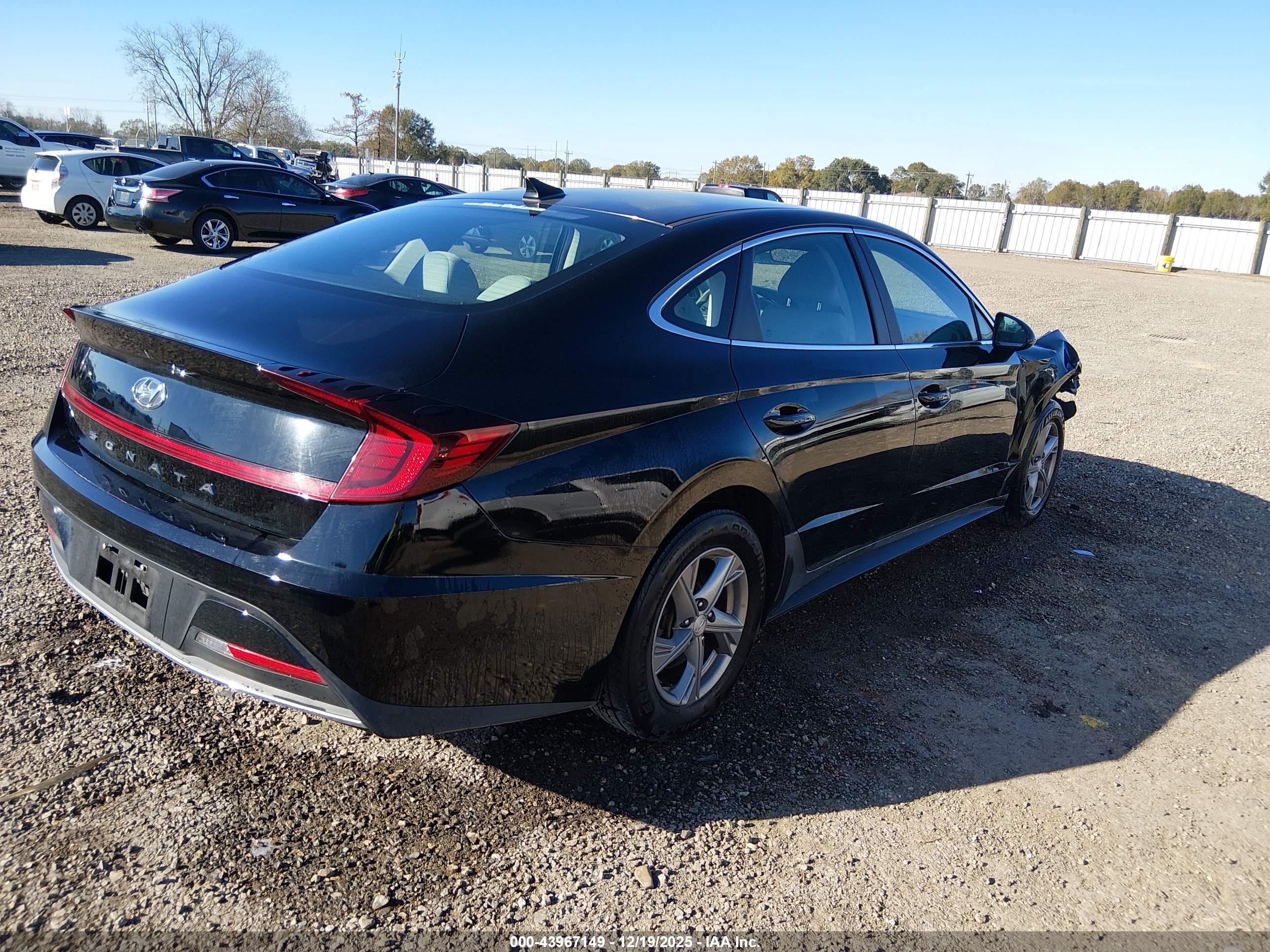 HYUNDAI SONATA image 4