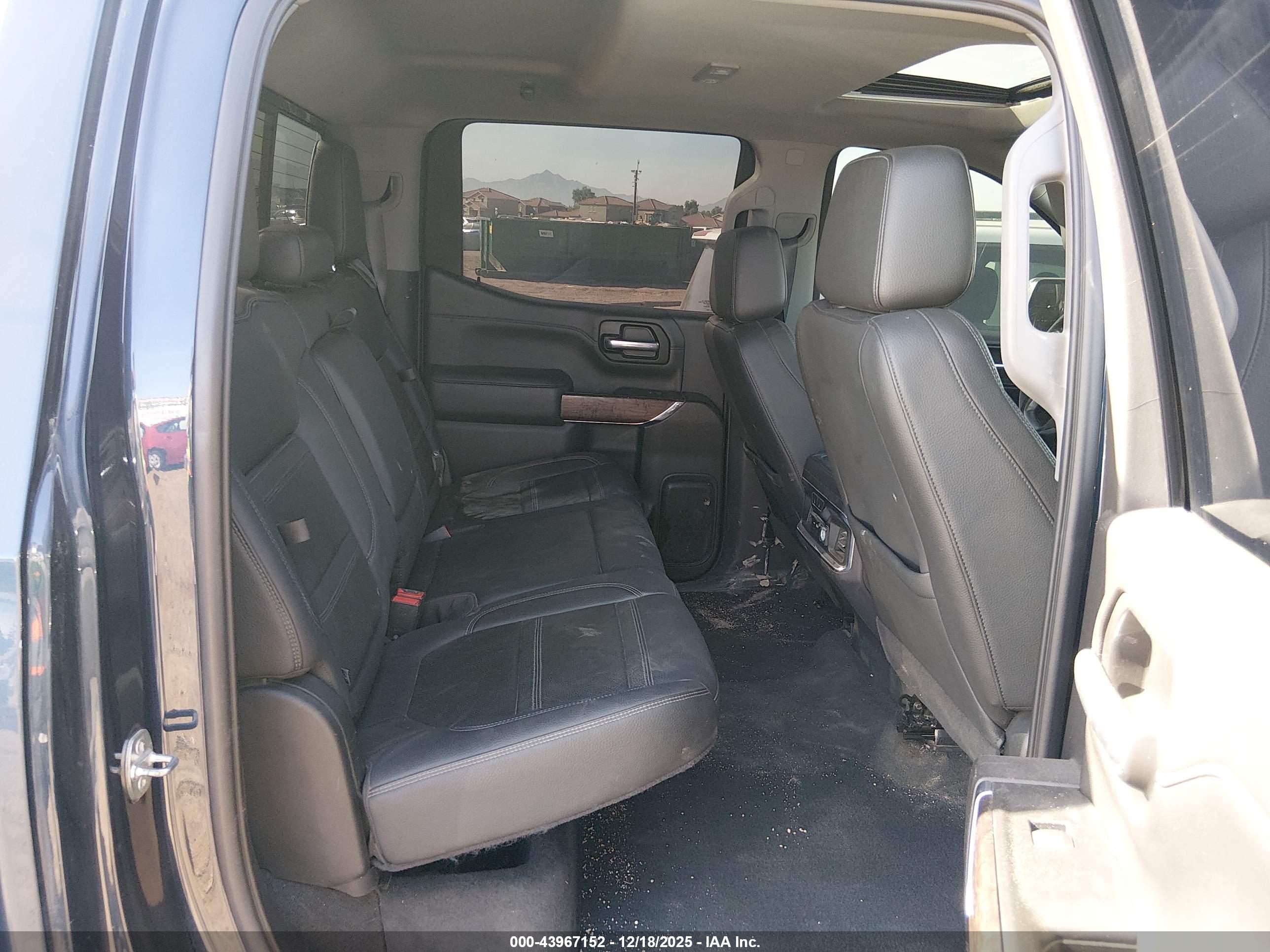GMC SIERRA image 8