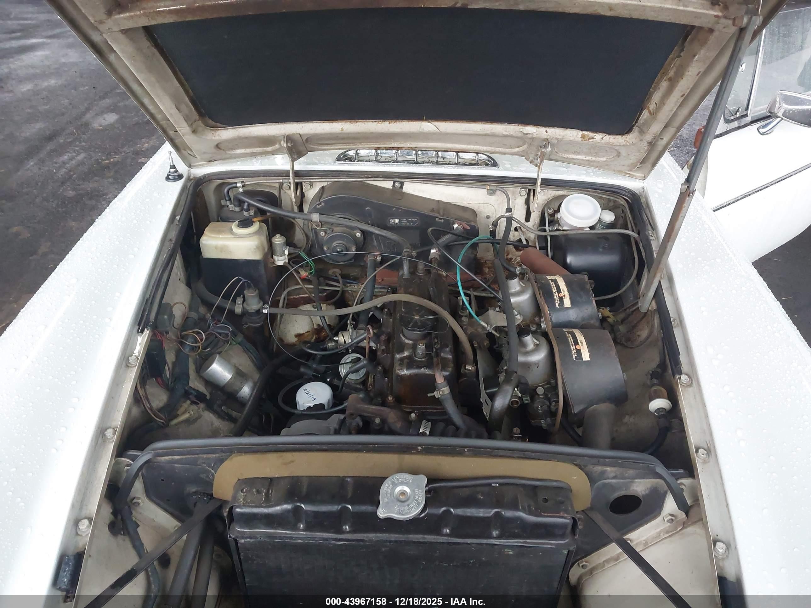 MG MGB image 10