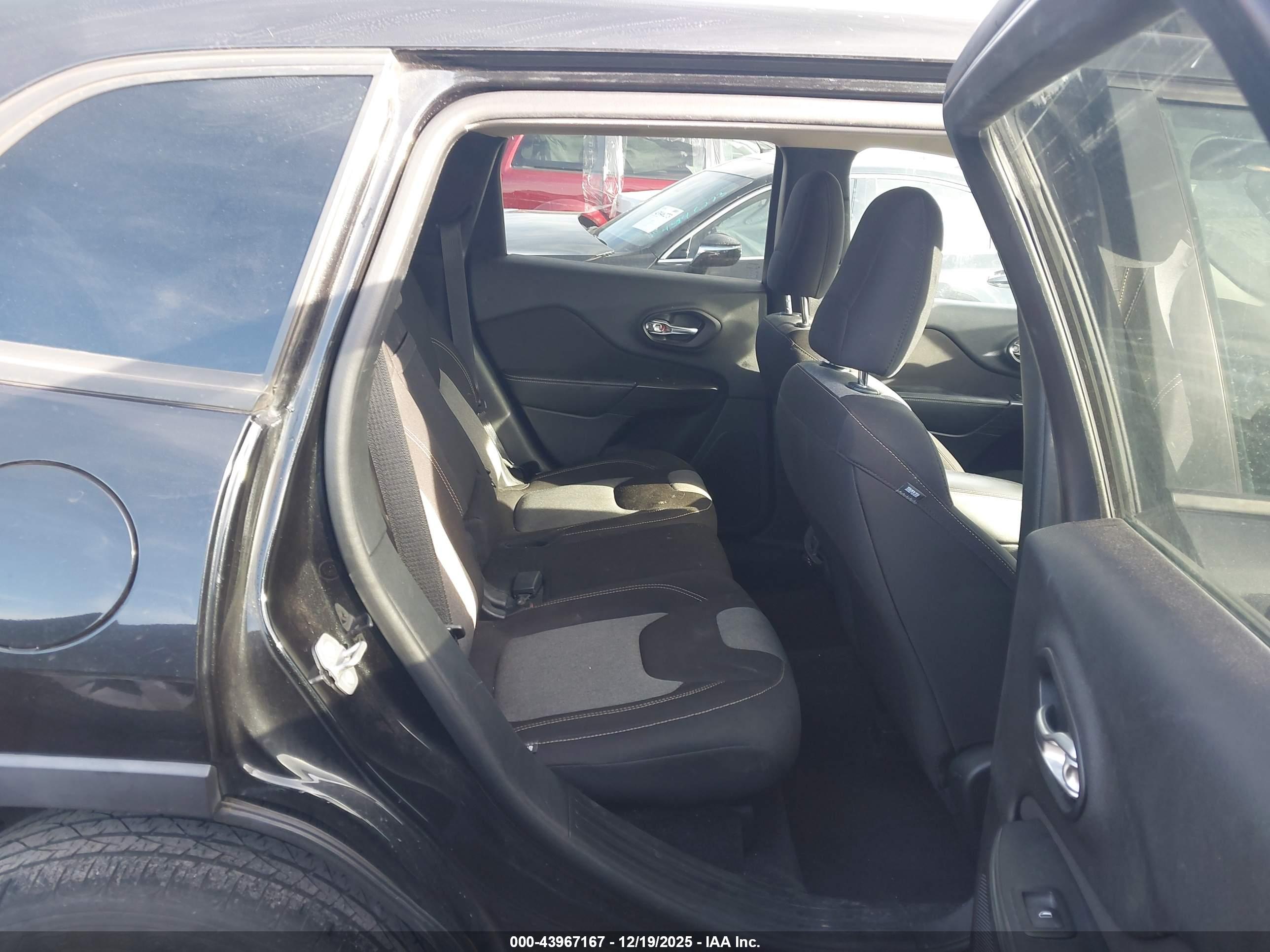 JEEP CHEROKEE image 8